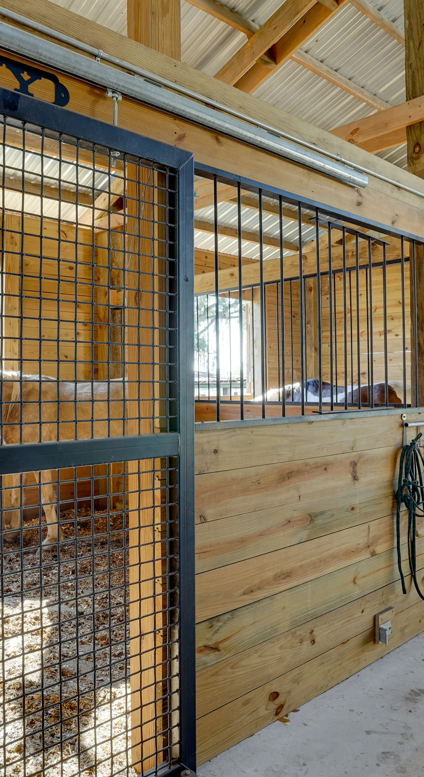 Farm Stay: Modern Barndominium in Lakeland!