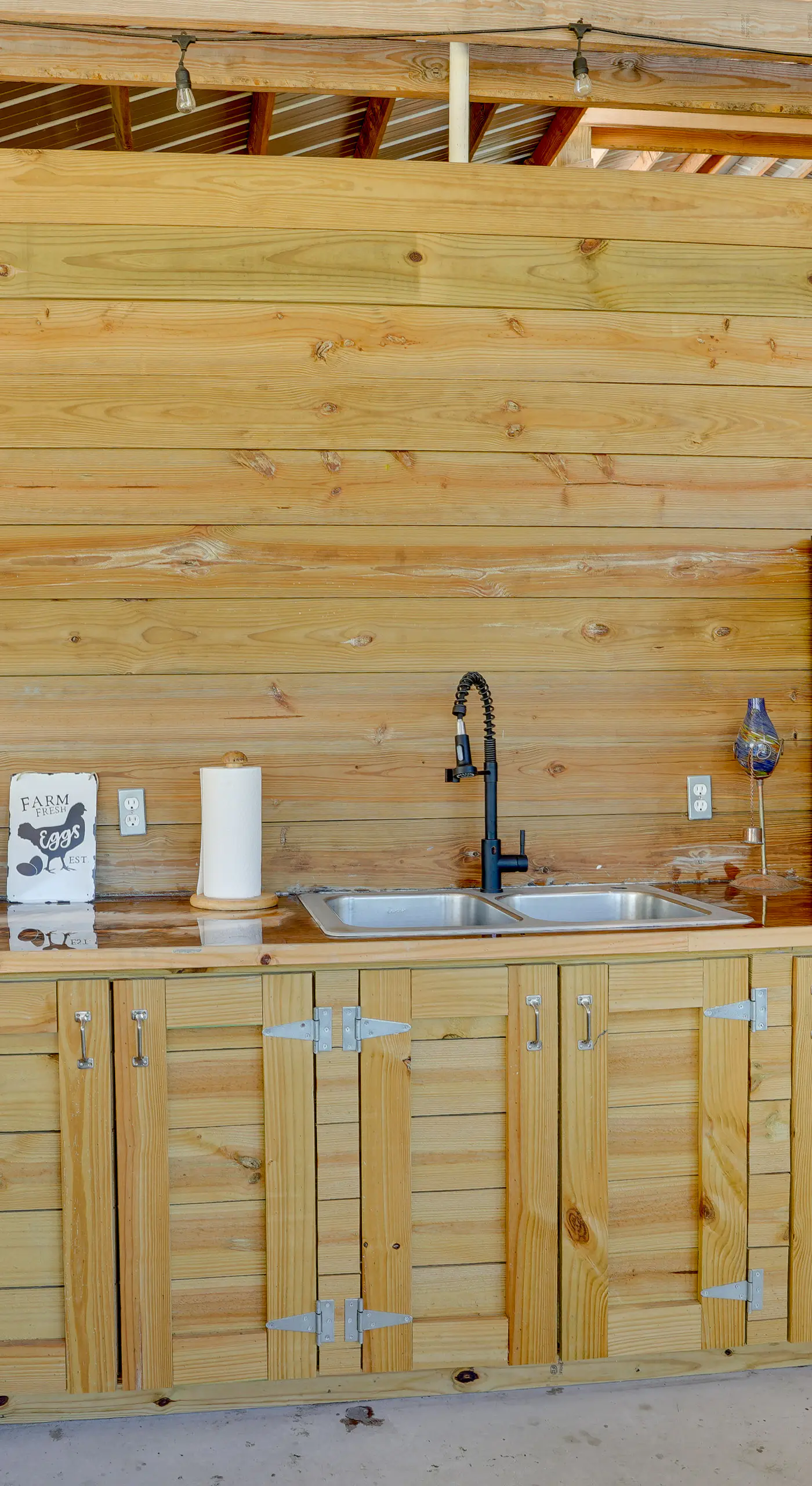 Farm Stay: Modern Barndominium in Lakeland!