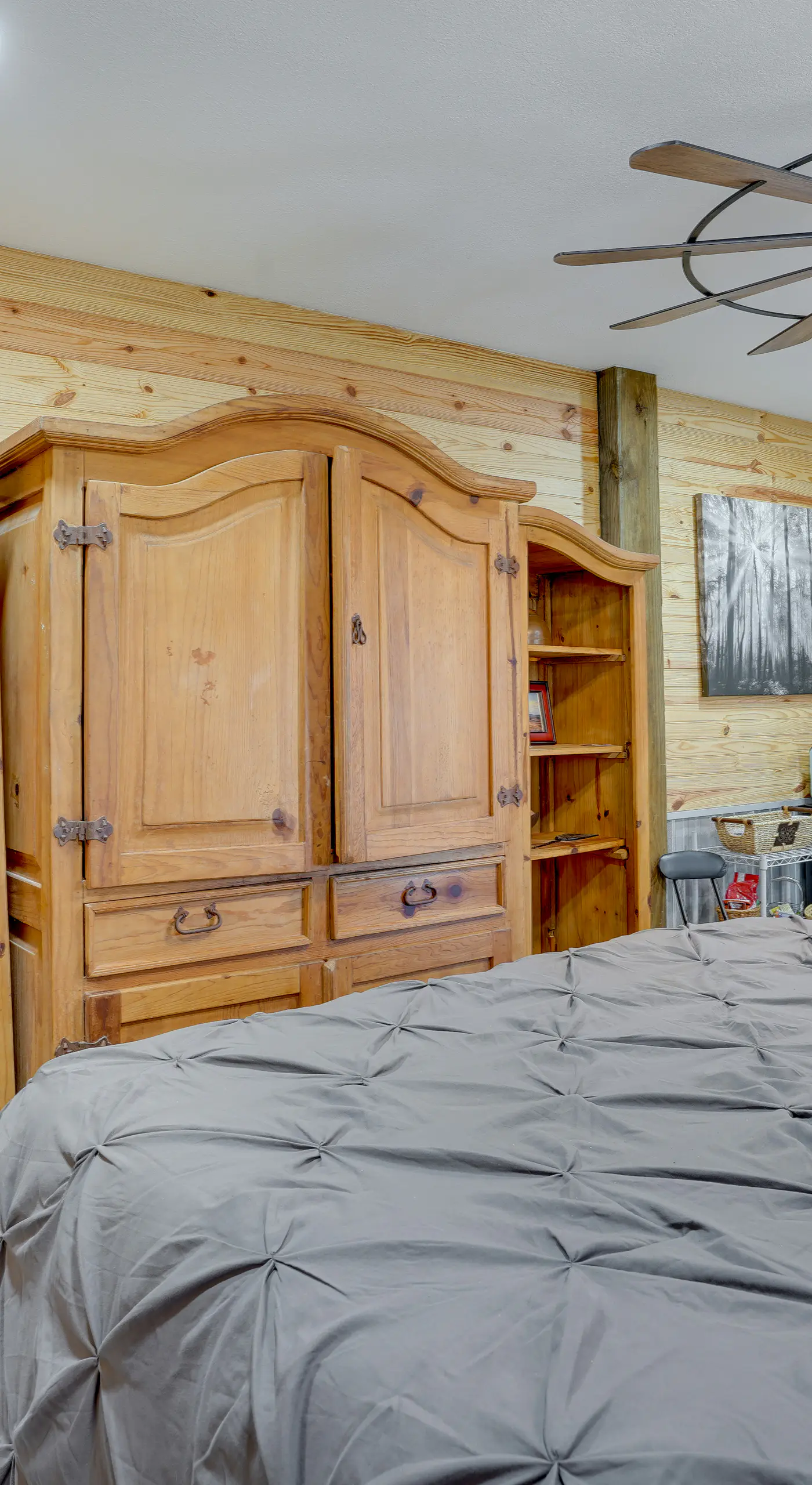 Farm Stay: Modern Barndominium in Lakeland!