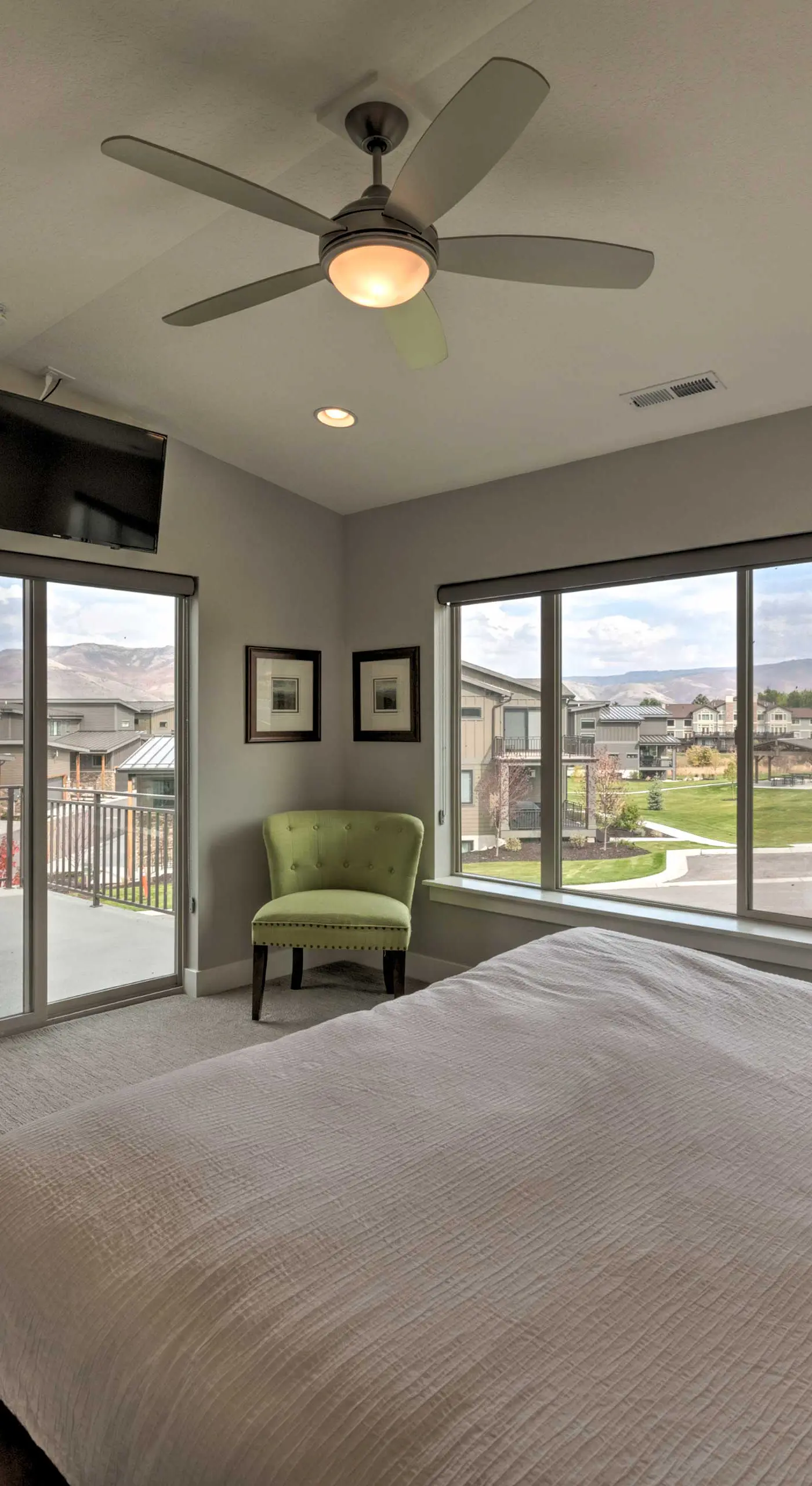 Modern Huntsville Resort Retreat w/ Deck & Hot Tub