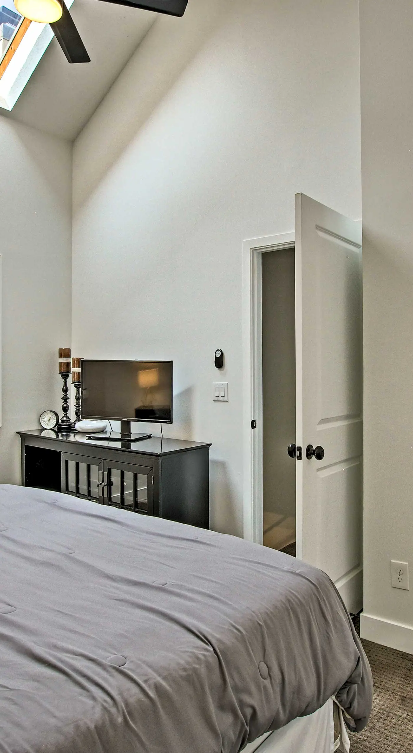 Contemporary Family Condo by Pineview Reservoir!