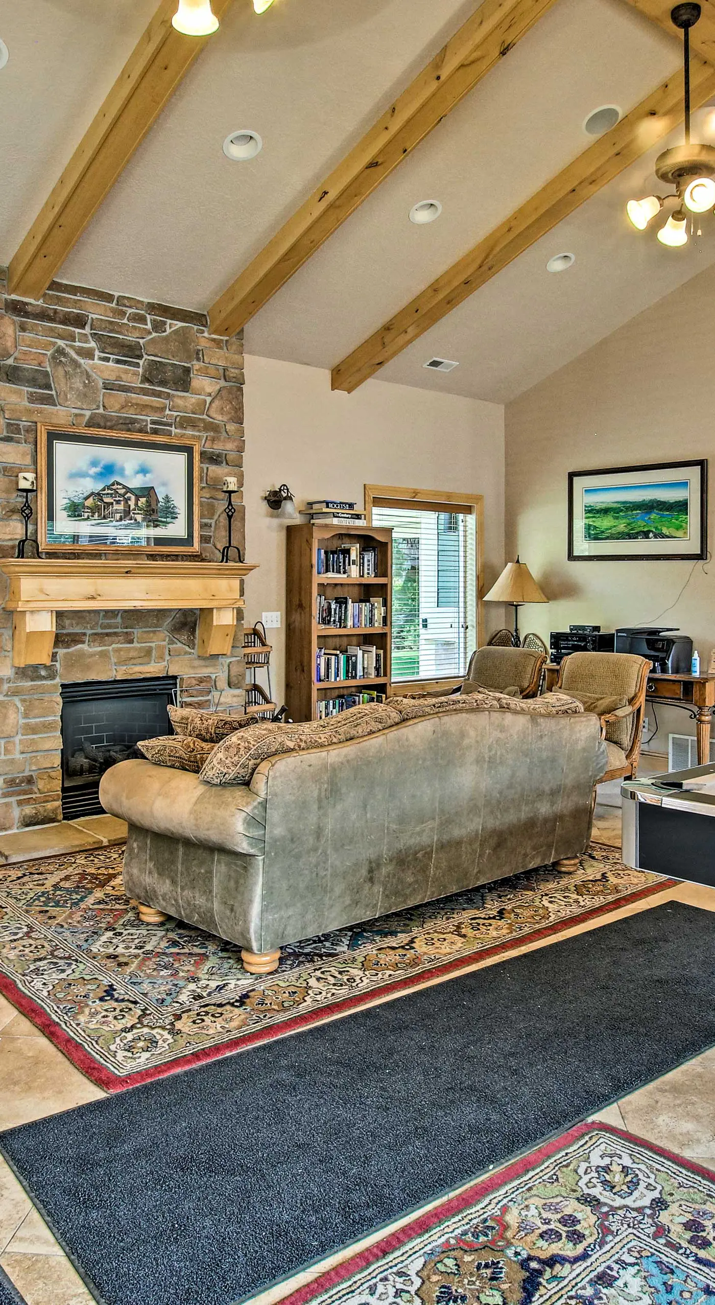 Contemporary Family Condo by Pineview Reservoir!