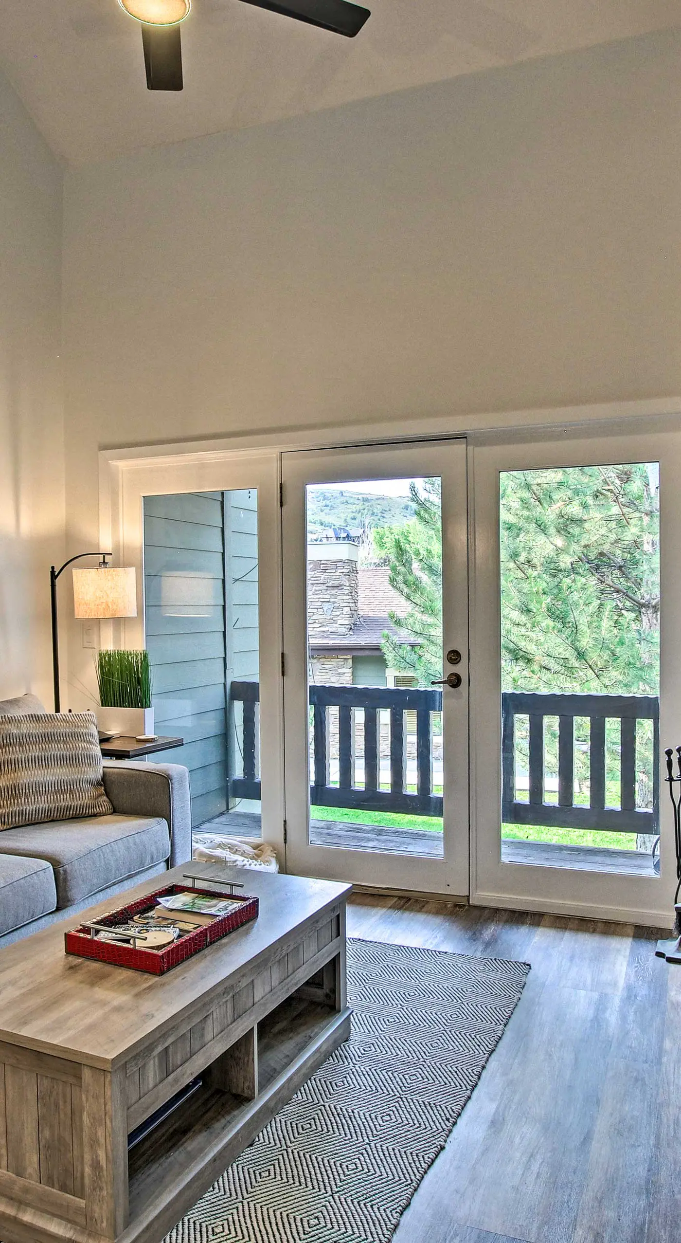 Contemporary Family Condo by Pineview Reservoir!