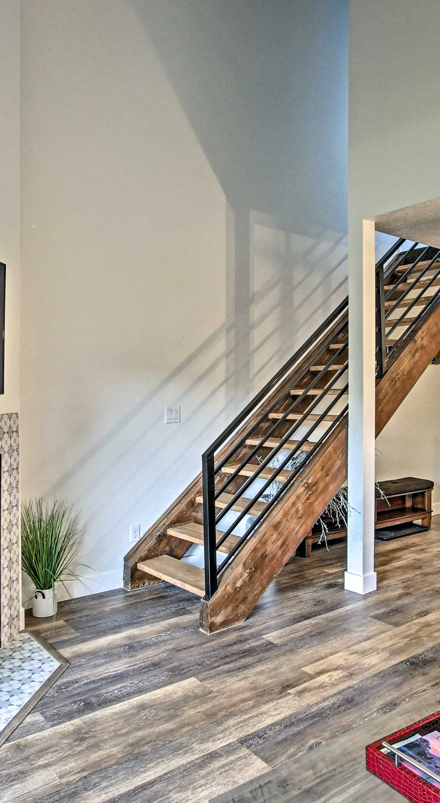 Contemporary Family Condo by Pineview Reservoir!