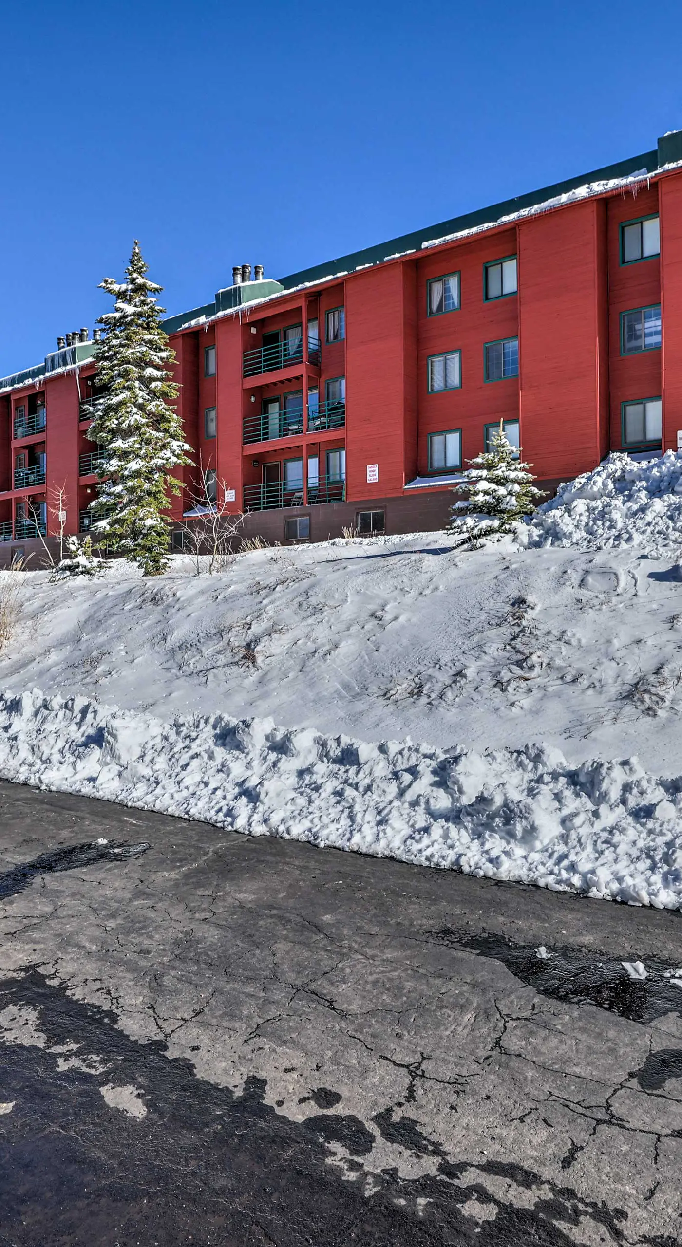 ‘The Bunk House’ - Ski-In/Ski-Out at Giant Steps!