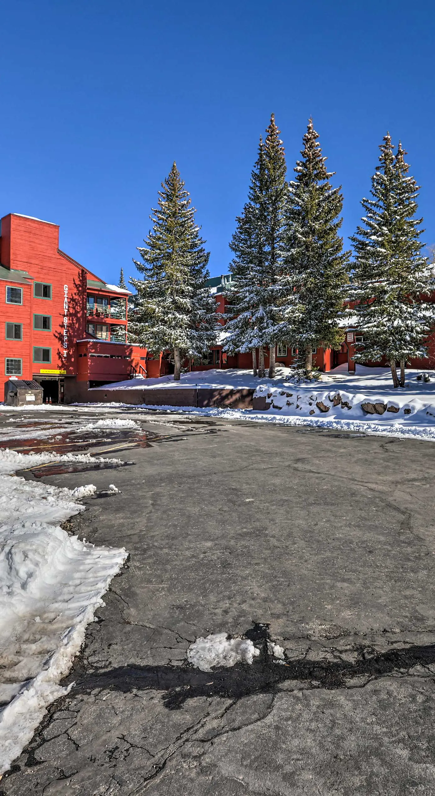 ‘The Bunk House’ - Ski-In/Ski-Out at Giant Steps!