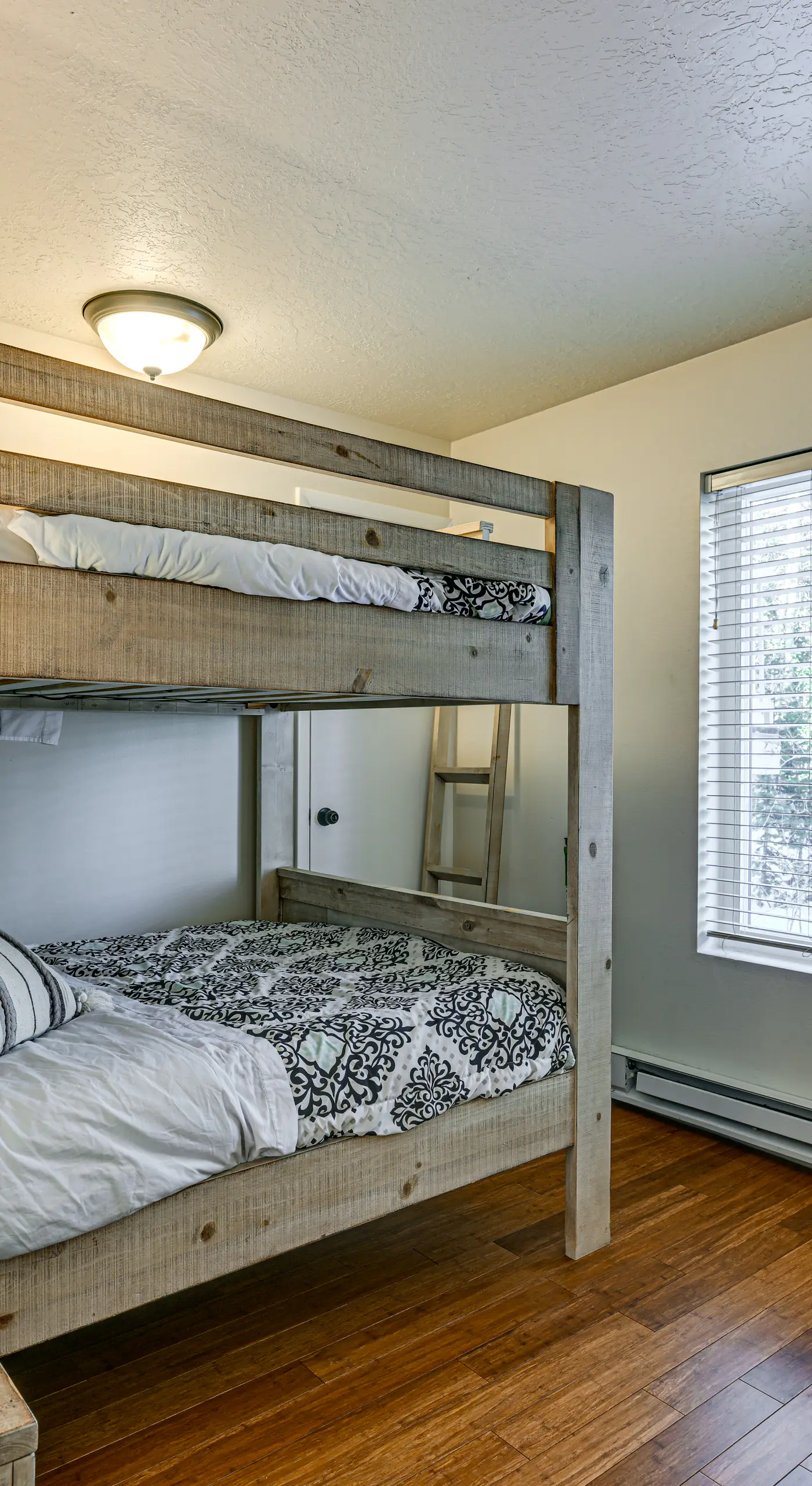 Walk to Giant Steps: Mtn Retreat w/ Hot Tub Access