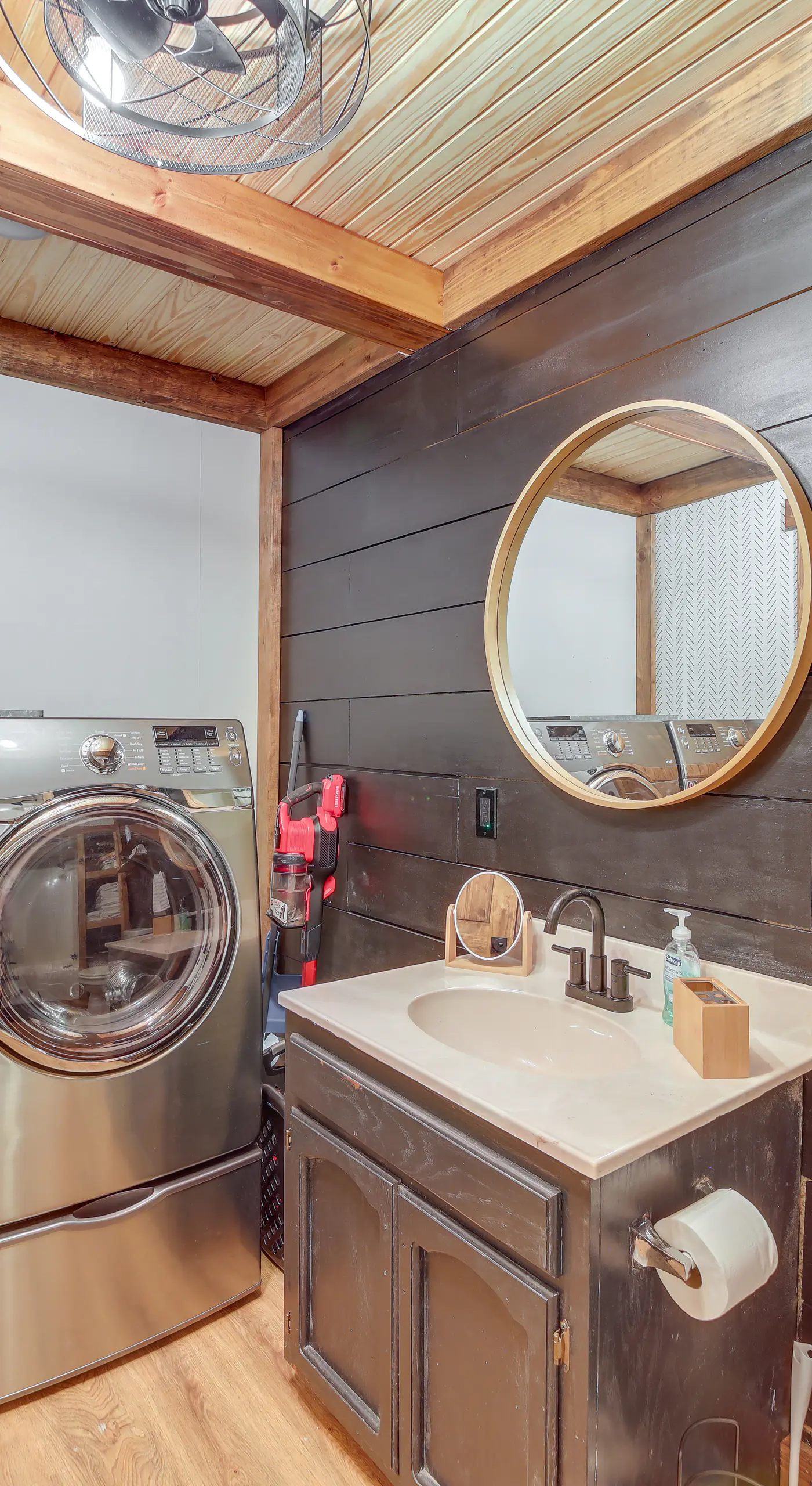 Private Hot Tub & Dock: Lakefront Grove Retreat!