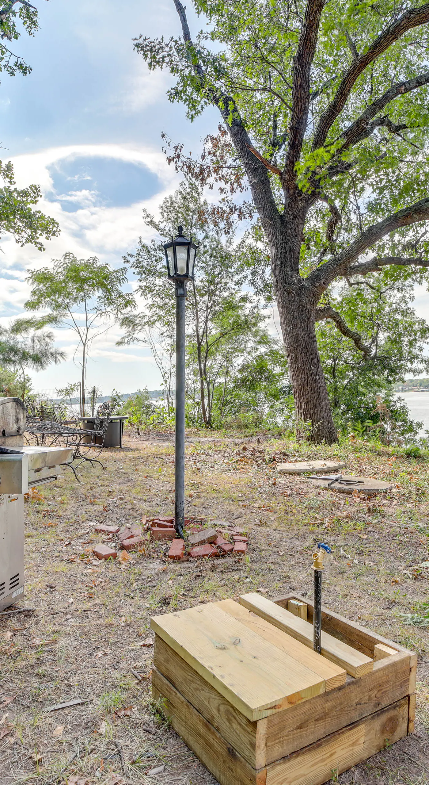 Private Hot Tub & Dock: Lakefront Grove Retreat!