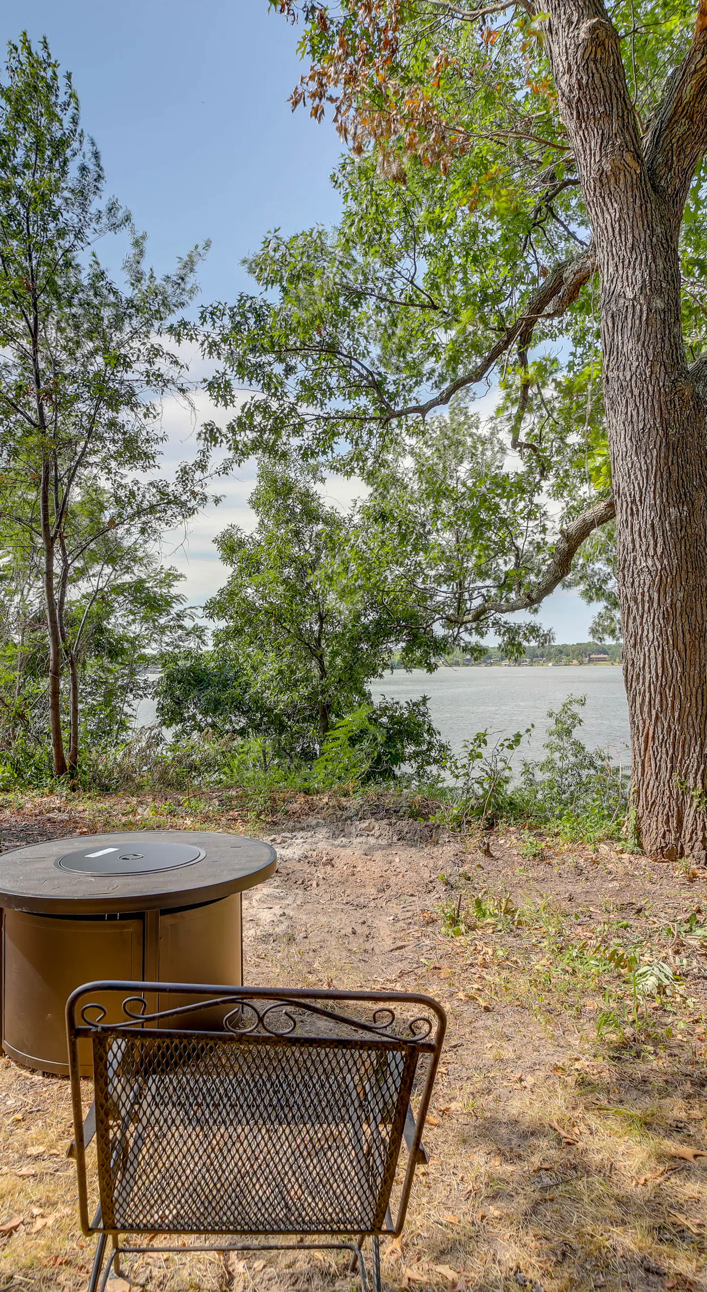 Private Hot Tub & Dock: Lakefront Grove Retreat!