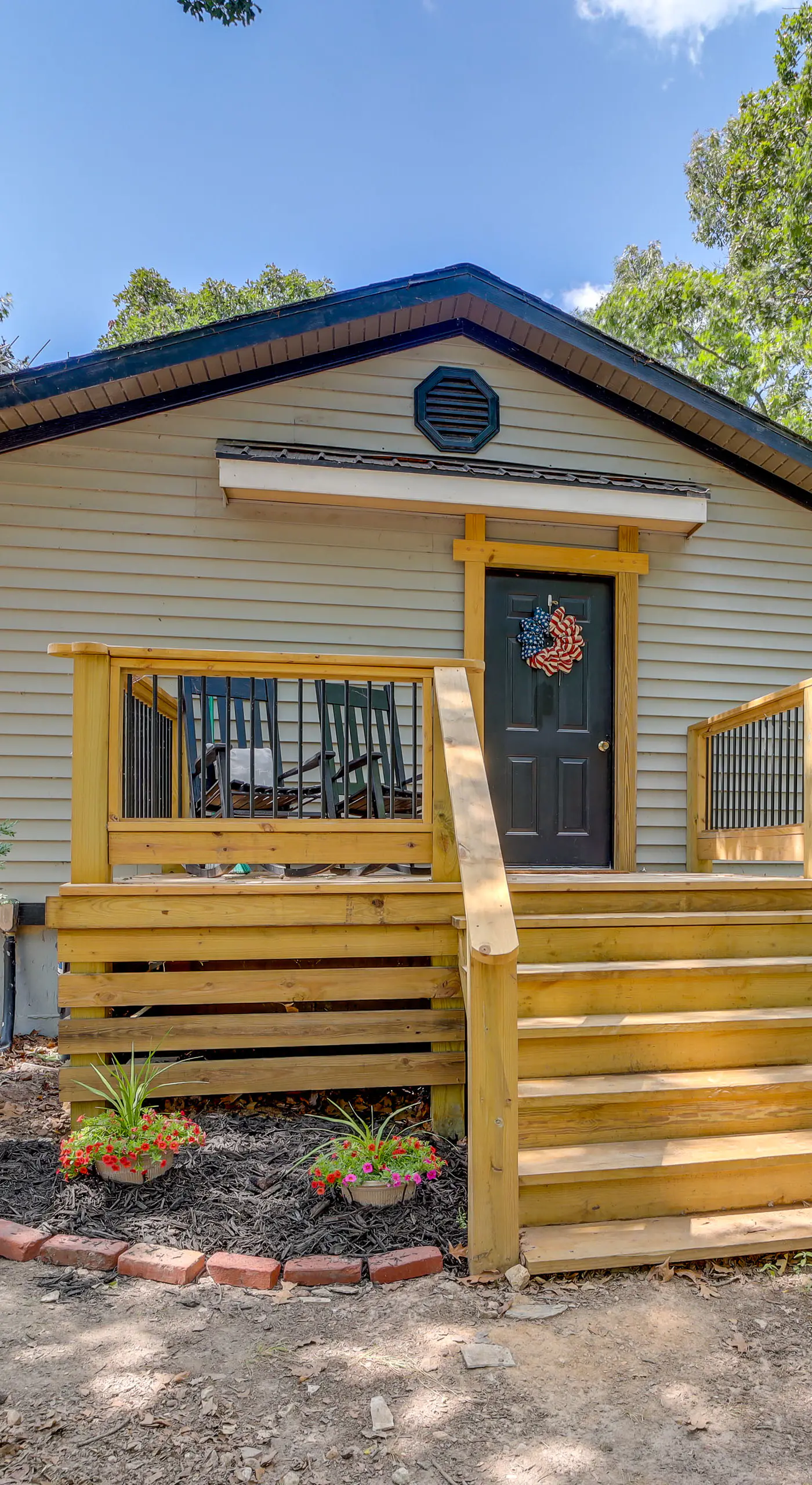 Private Hot Tub & Dock: Lakefront Grove Retreat!