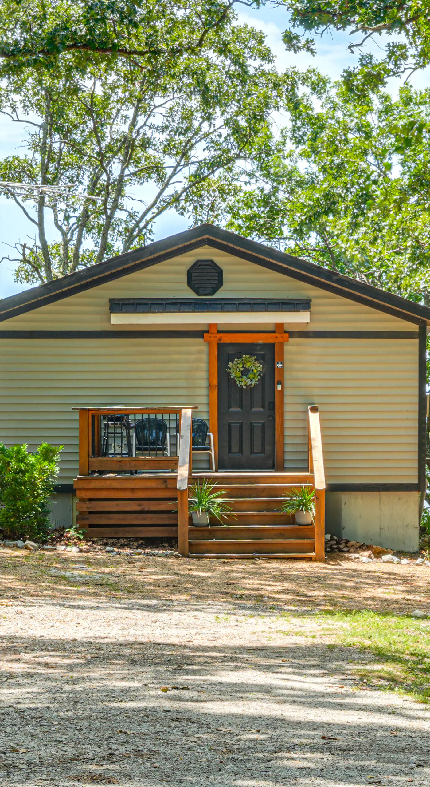Private Hot Tub & Dock: Lakefront Grove Retreat!