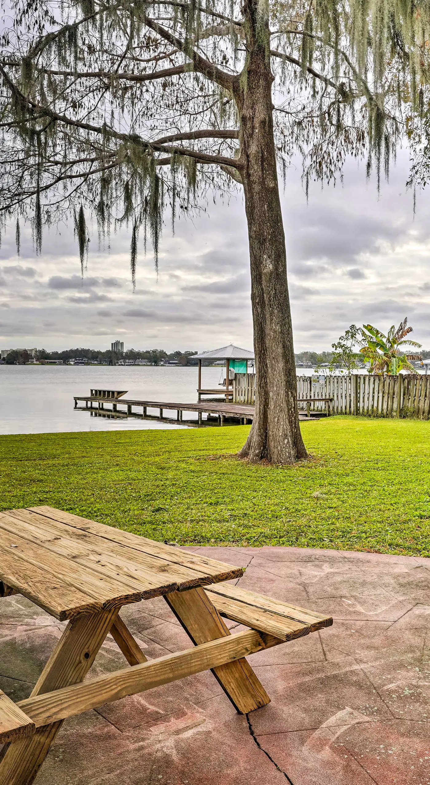 Waterfront Vacation Rental on Lake Mirror!
