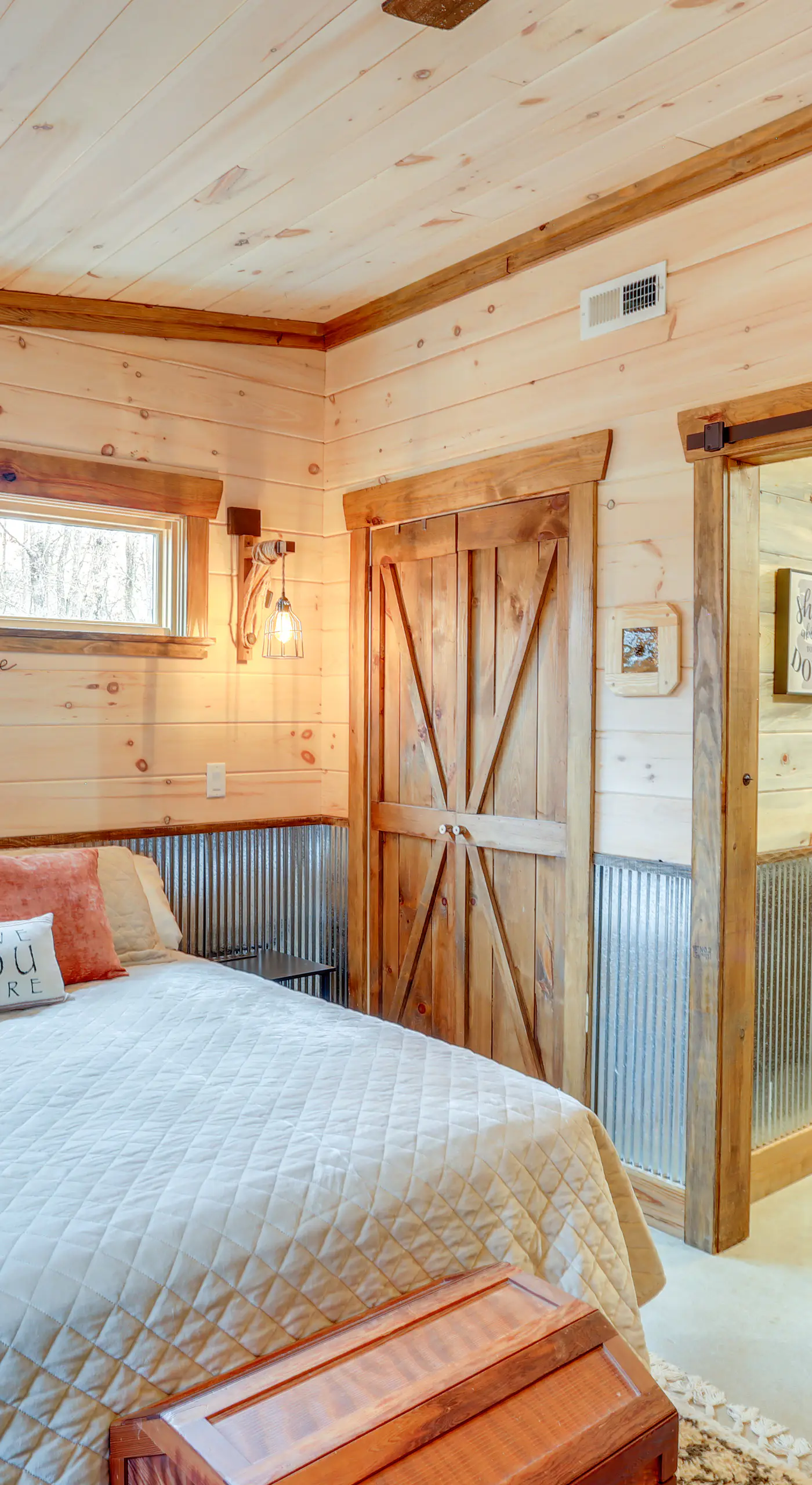 Peaceful Hiker's Hideaway w/ Deck on 1 Acre!