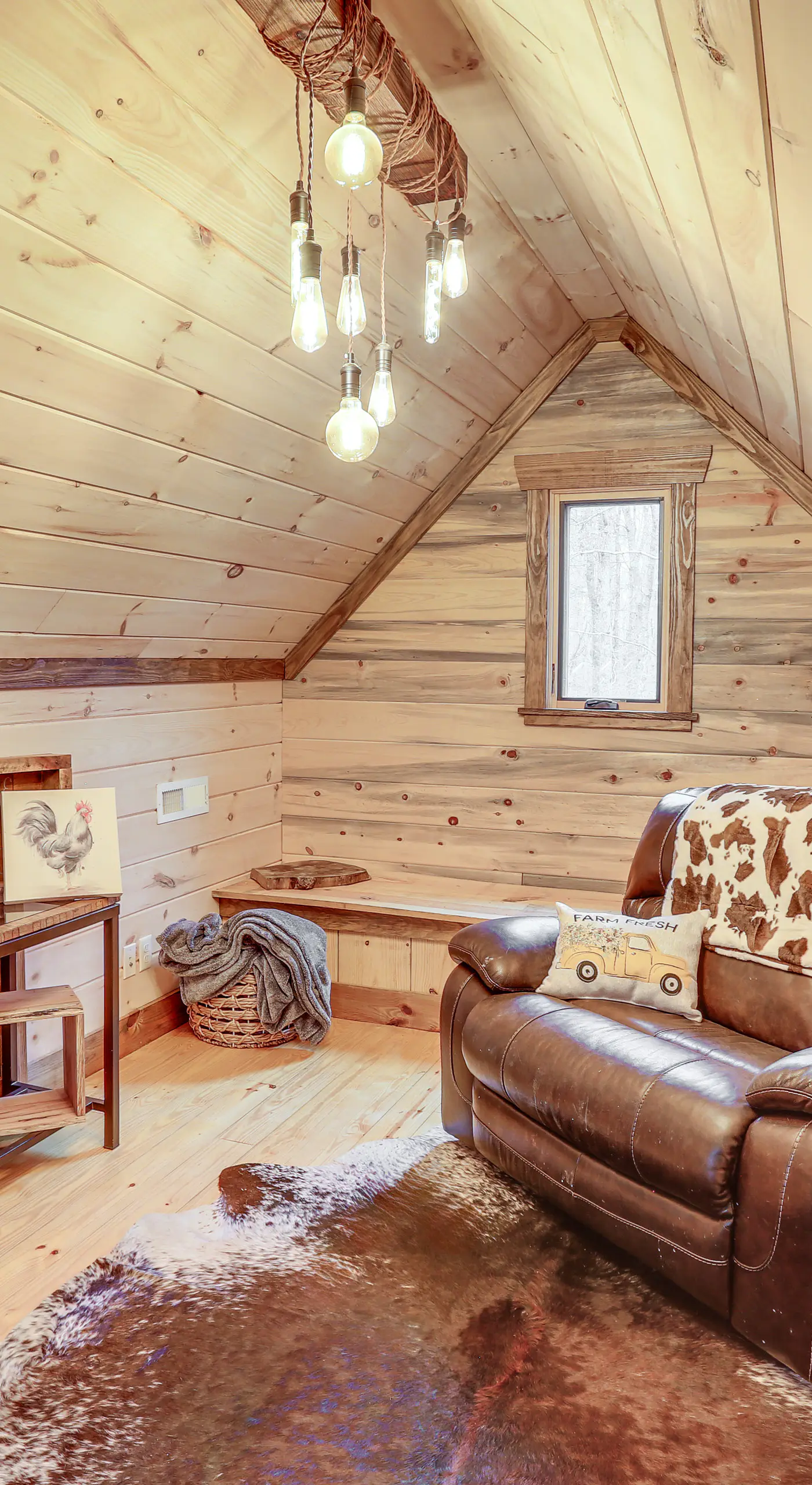 Peaceful Hiker's Hideaway w/ Deck on 1 Acre!