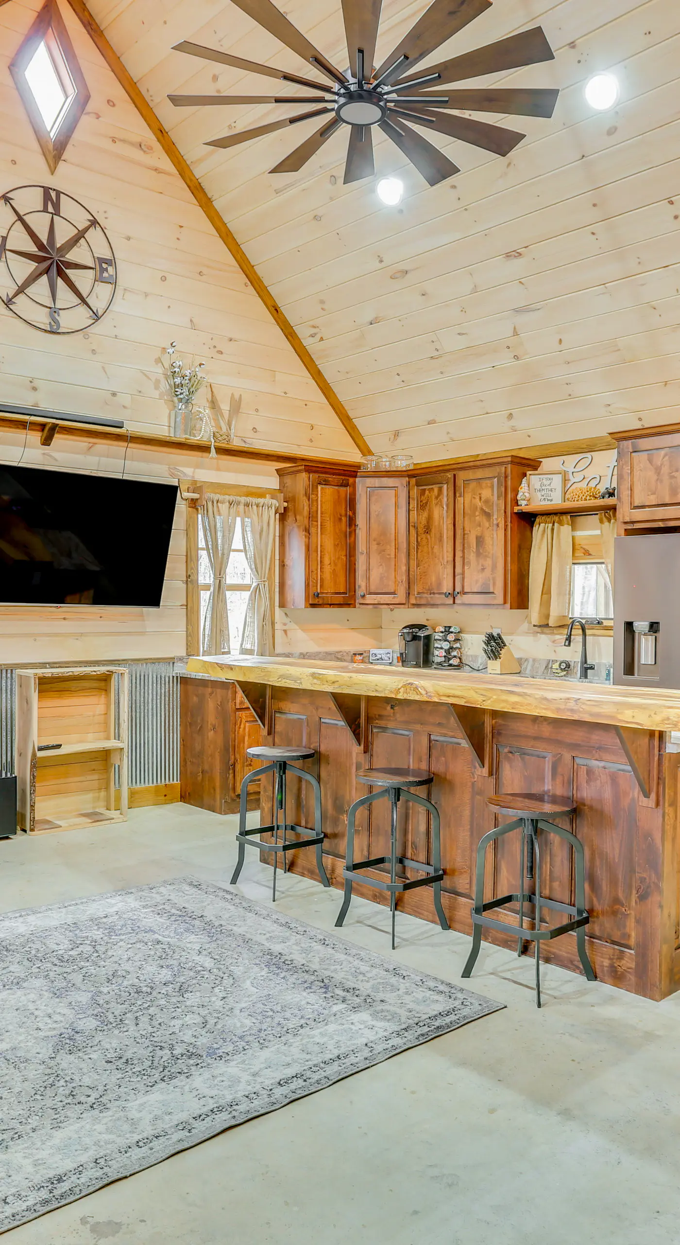 Peaceful Hiker's Hideaway w/ Deck on 1 Acre!