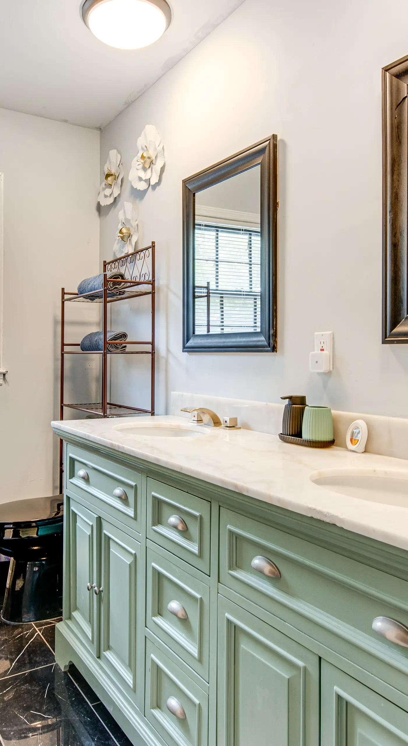 6 Mi to Airport: Riverdale Home w/ Private Pool!