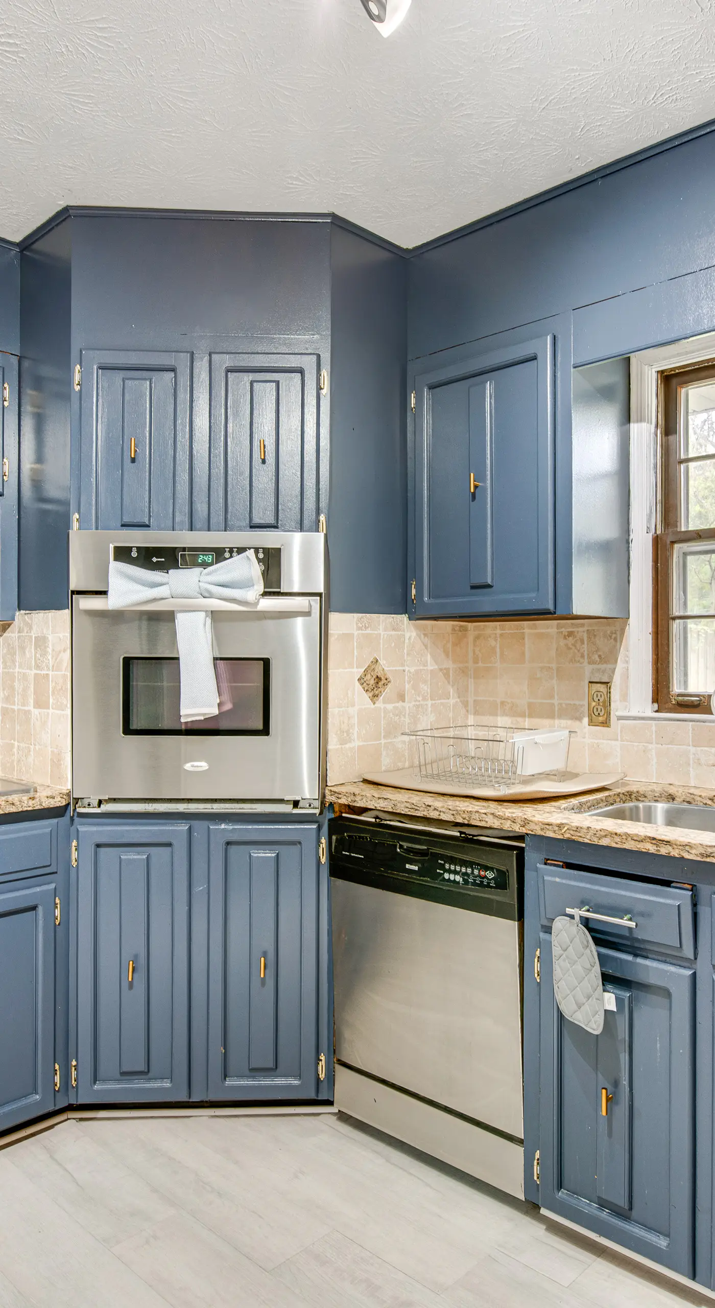 6 Mi to Airport: Riverdale Home w/ Private Pool!