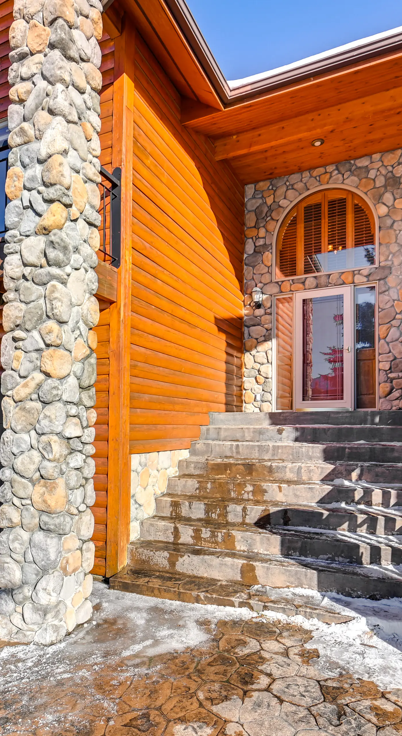 3 Mi to Dtwn: Mtn-View Red Lodge Retreat!