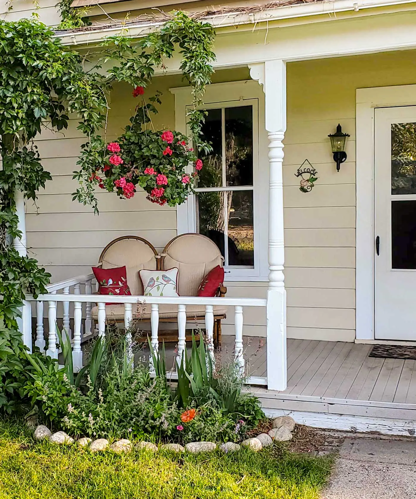 Charming Buena Vista Creekside Home: Walk to Main!