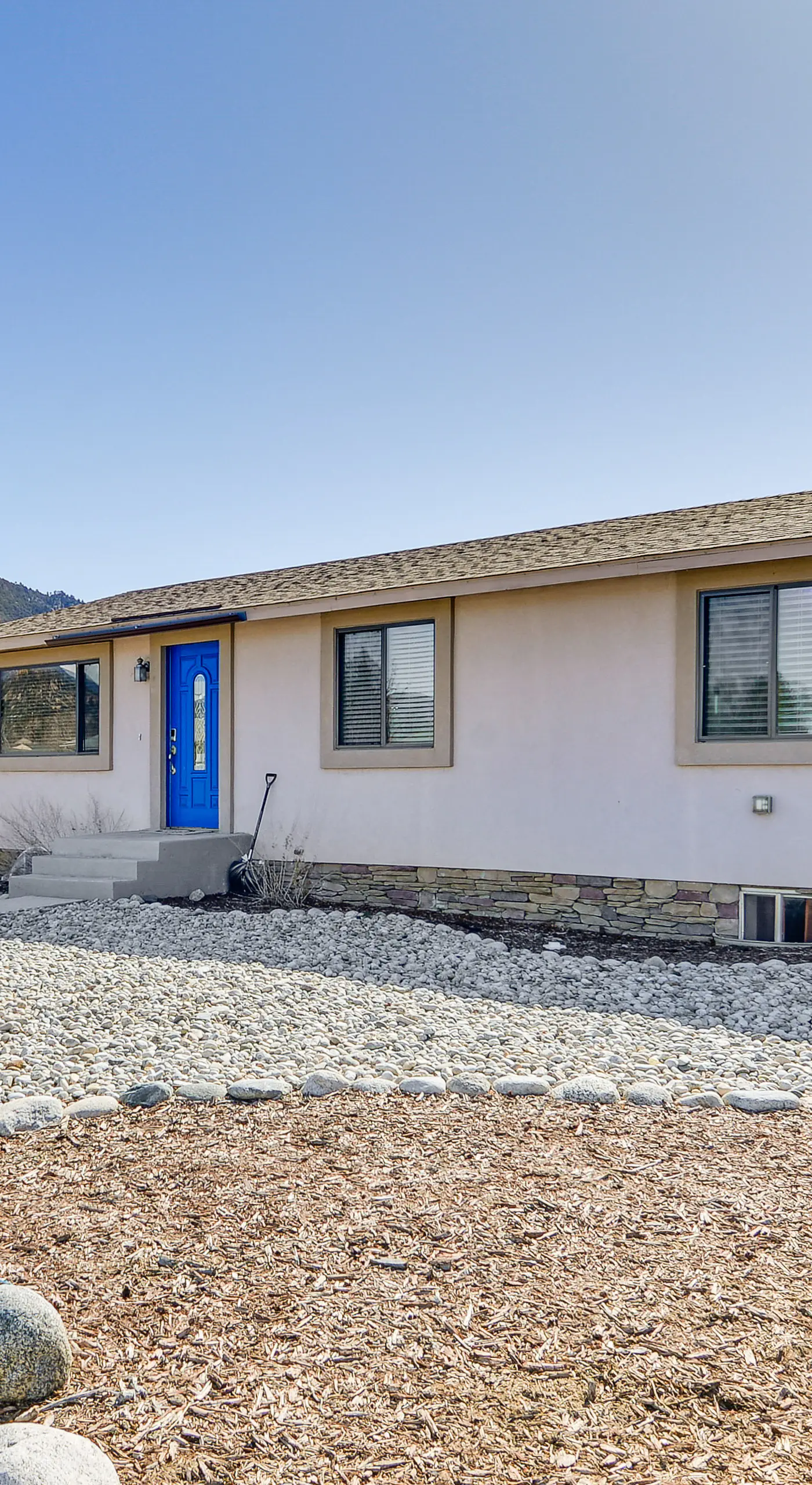 Pet-Friendly Buena Vista Home w/ Yard & Hot Tub!