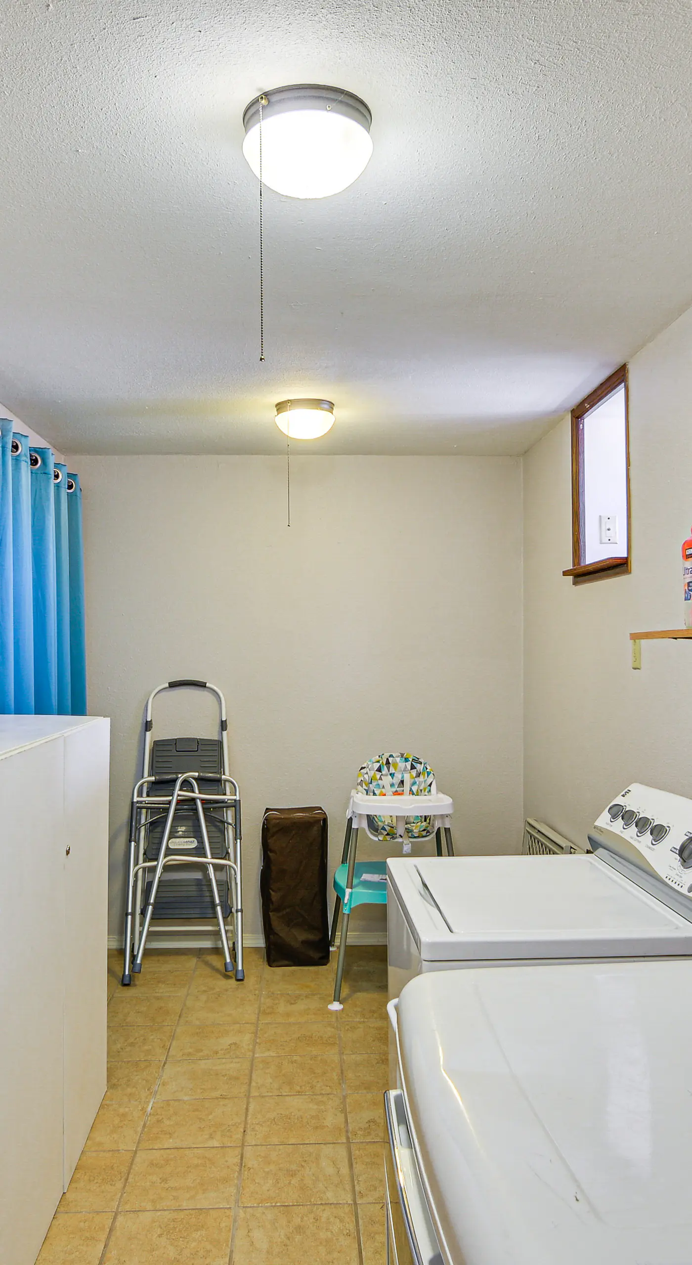 Pet-Friendly Buena Vista Home w/ Yard & Hot Tub!