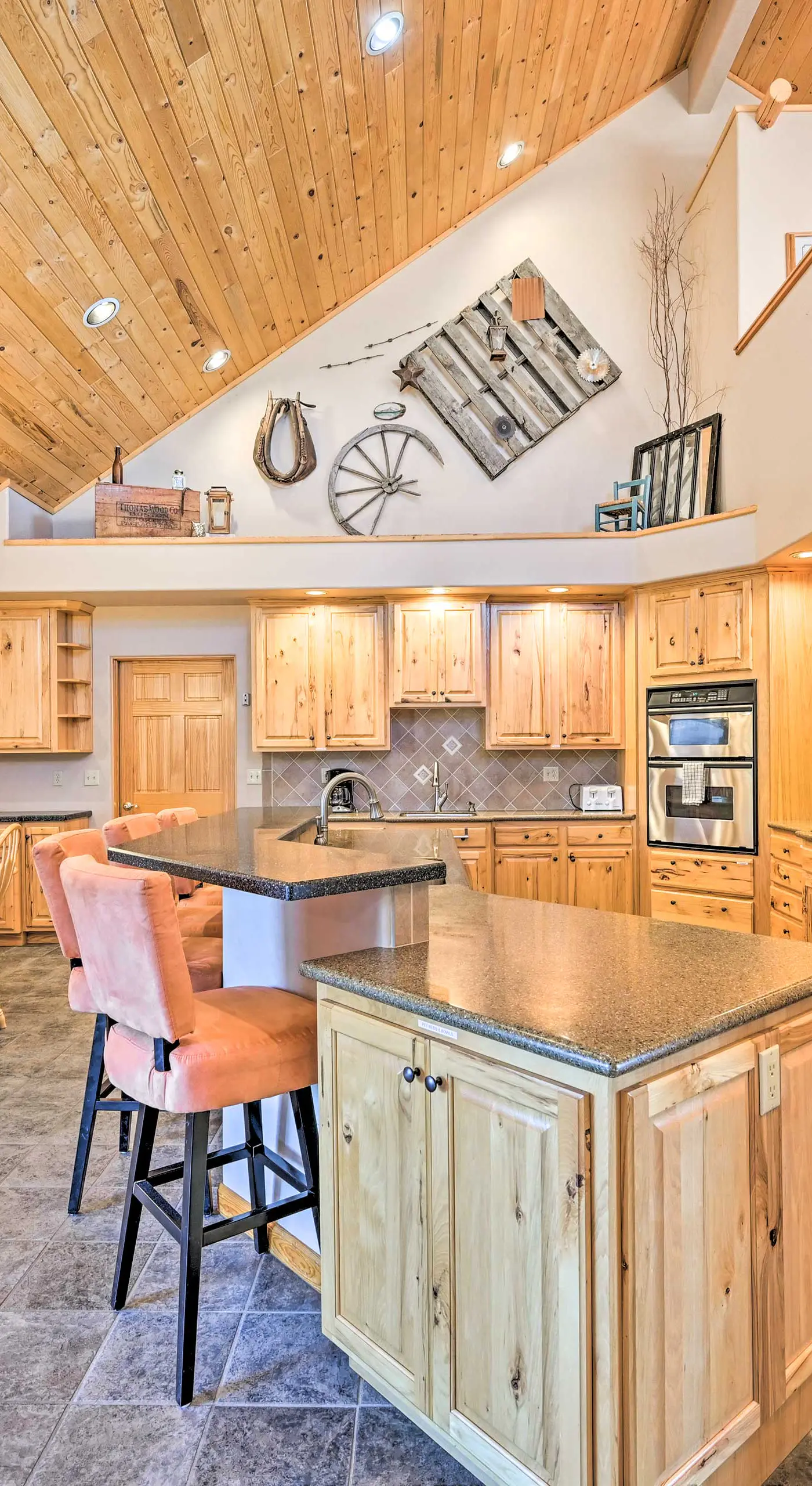 Charming, Spacious & Pet-Friendly Buena Vista Home