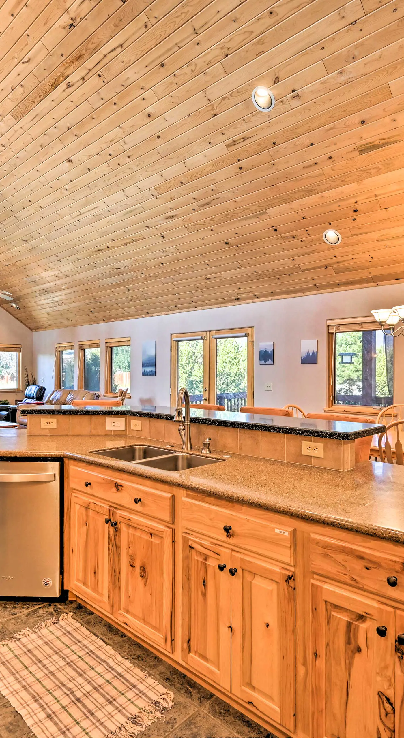 Charming, Spacious & Pet-Friendly Buena Vista Home