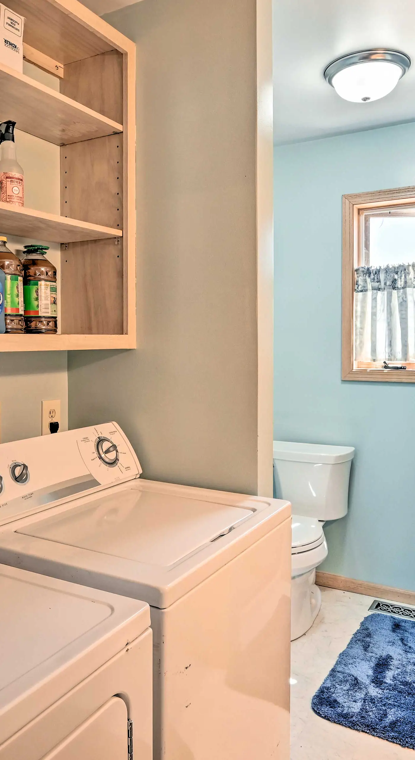 Charming Buena Vista Home w/ Hot Tub + Deck!