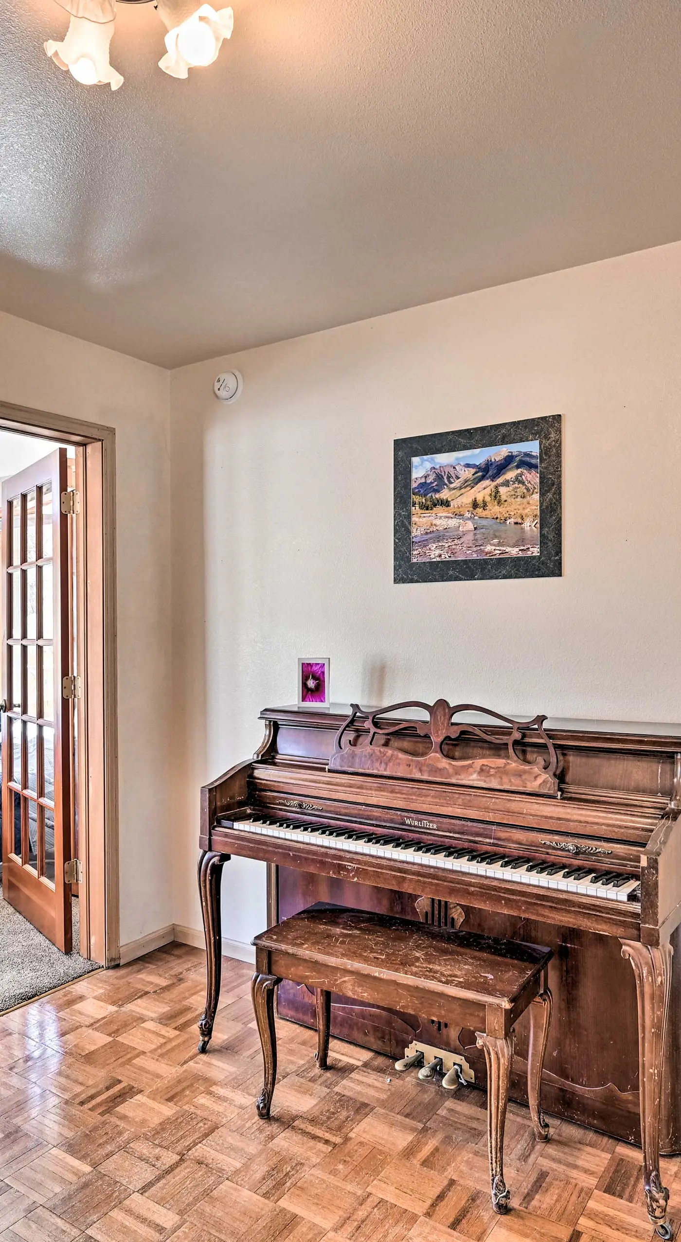 Charming Buena Vista Home w/ Hot Tub + Deck!