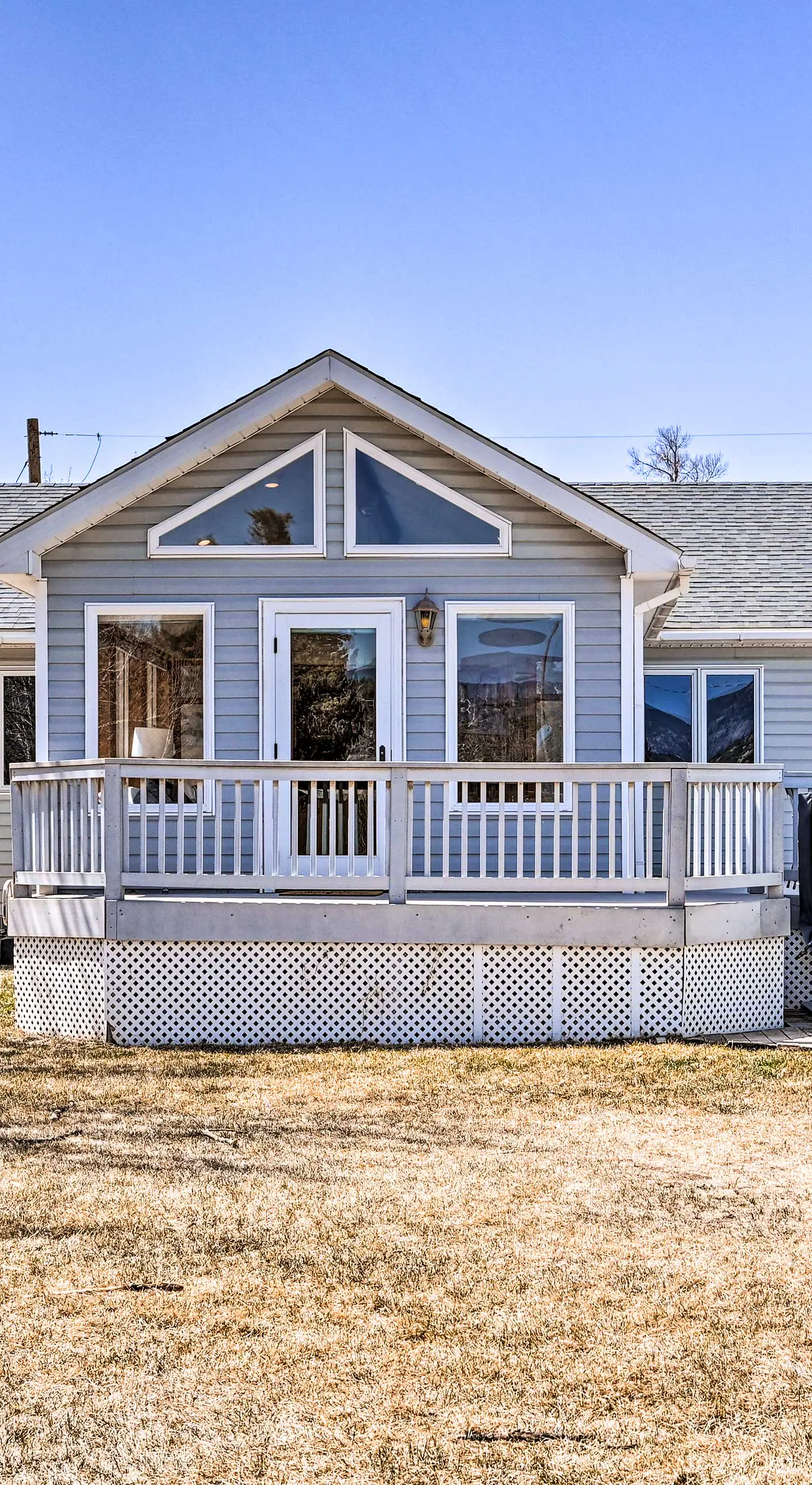 Charming Buena Vista Home w/ Hot Tub + Deck!