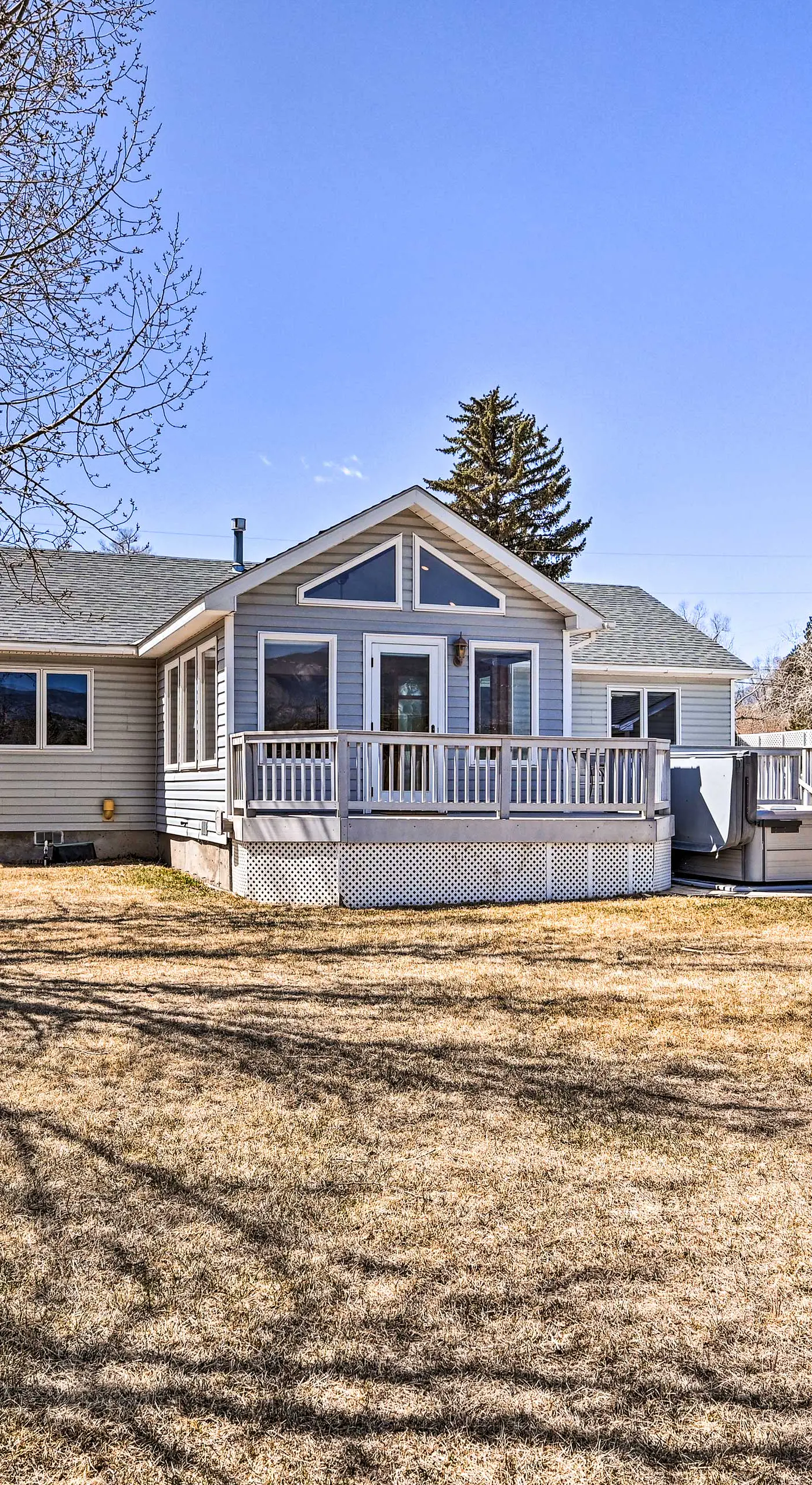 Charming Buena Vista Home w/ Hot Tub + Deck!
