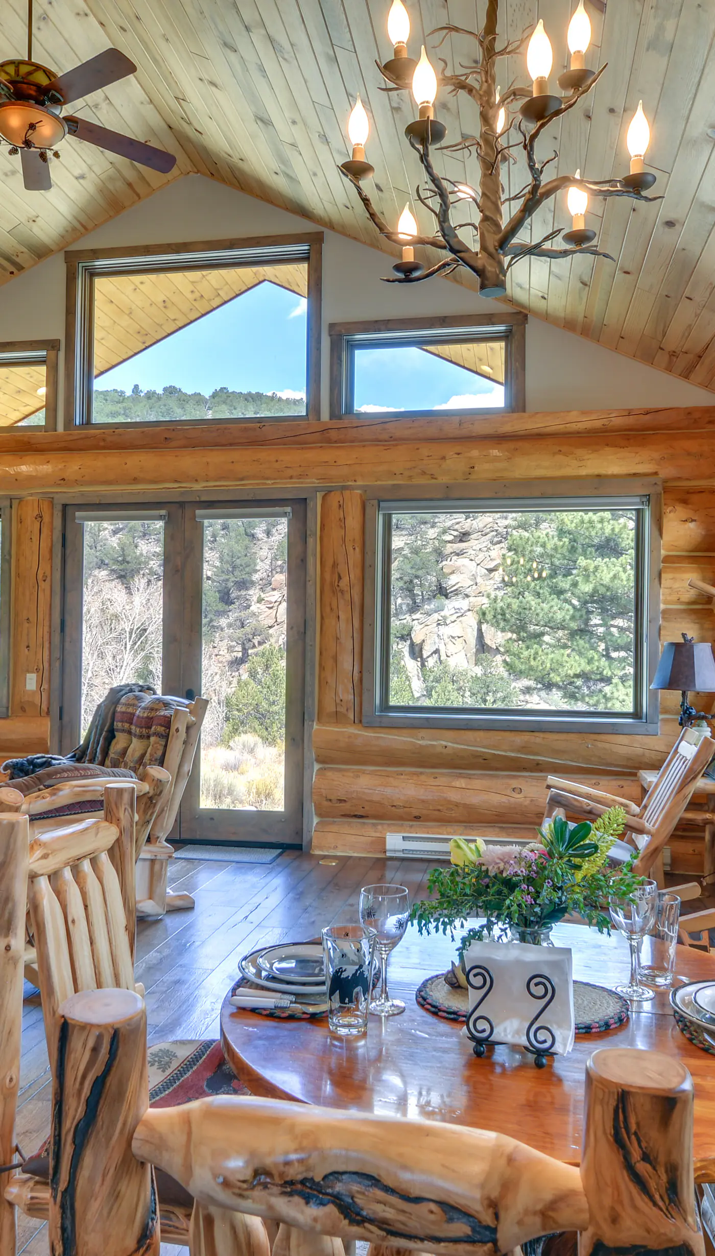 Cozy Riverfront Cabin ~ 1 Mi To Buena Vista