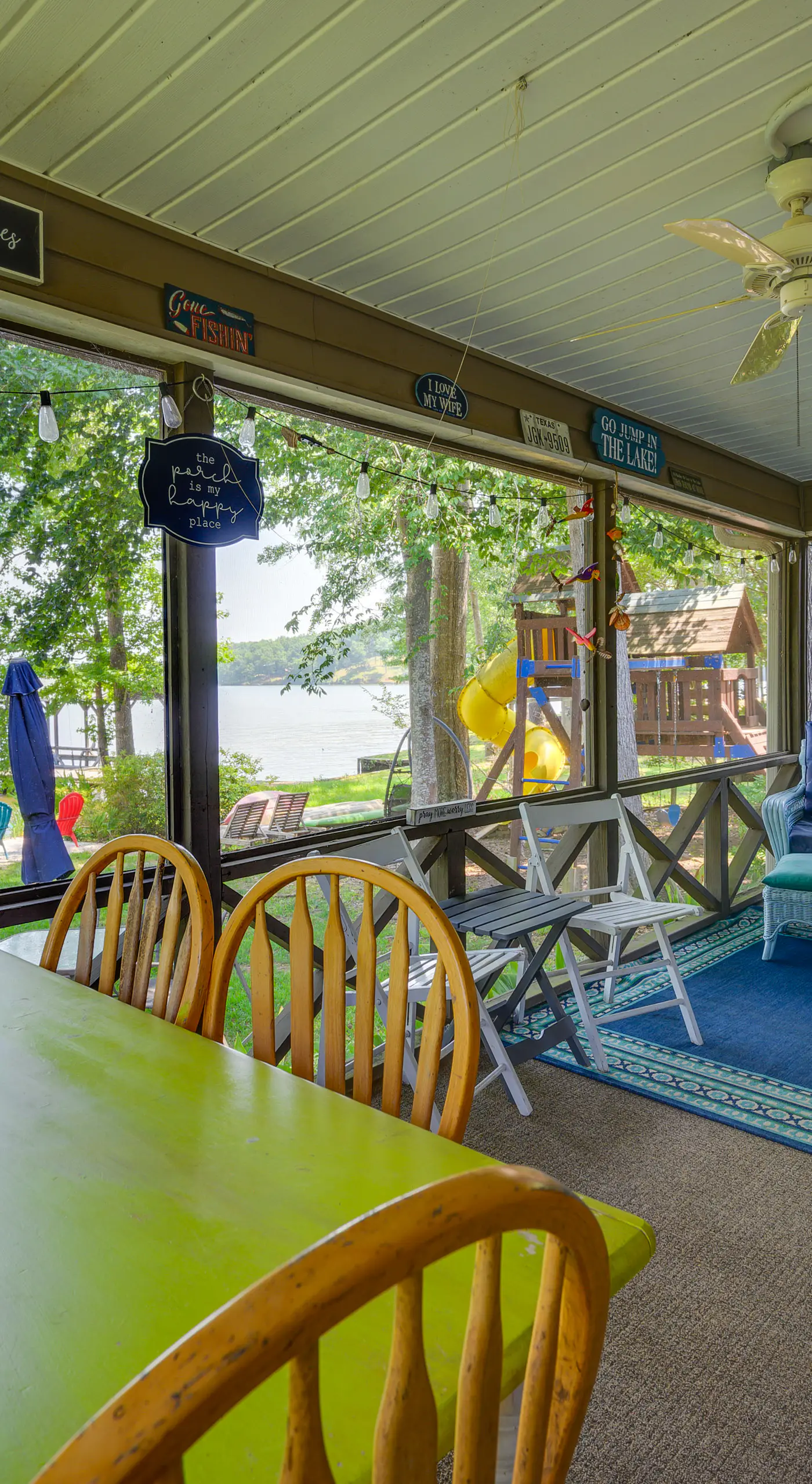 Lake Sinclair 'Crooked Creek Cottage' w/ Fire Pit!