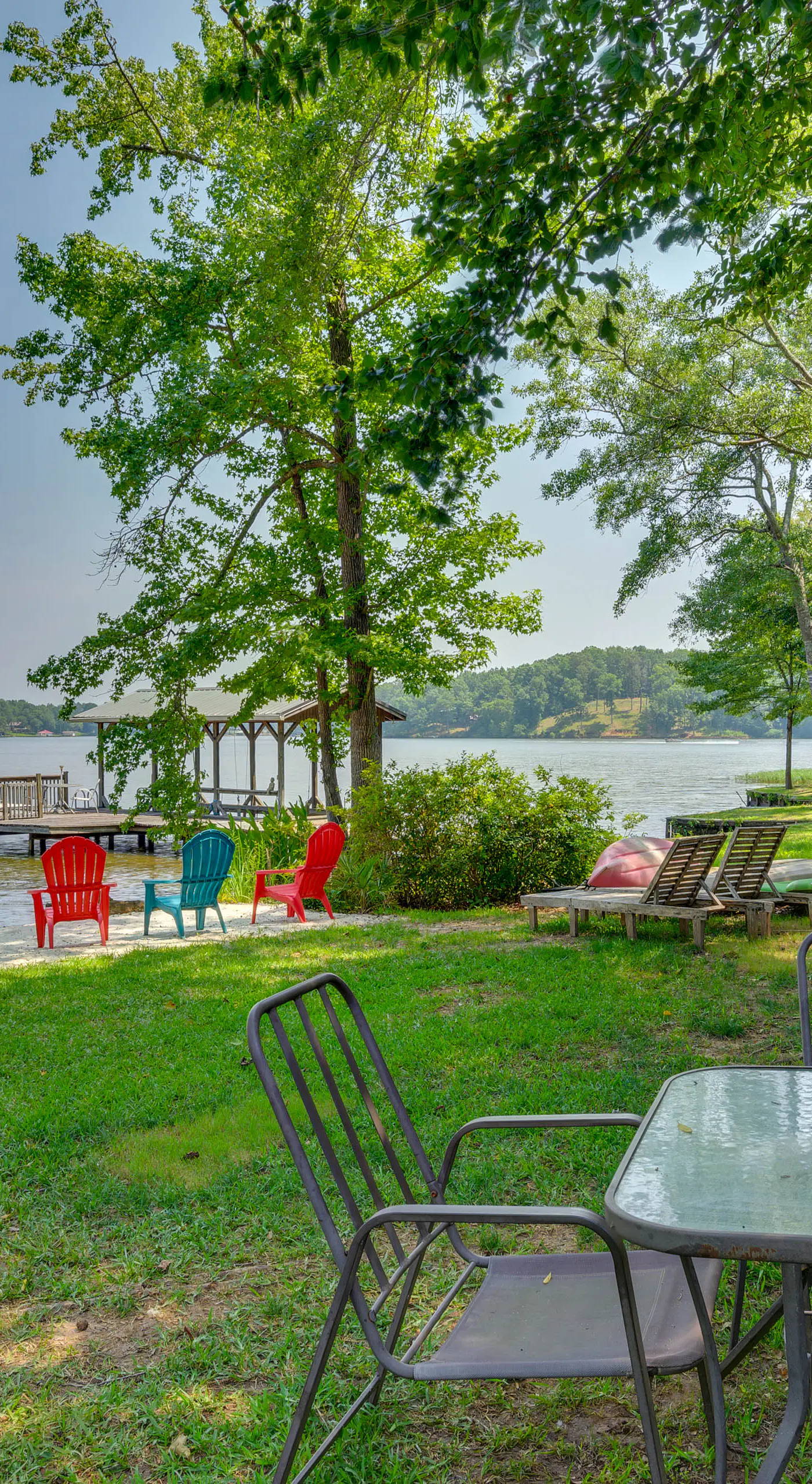 Lake Sinclair 'Crooked Creek Cottage' w/ Fire Pit!