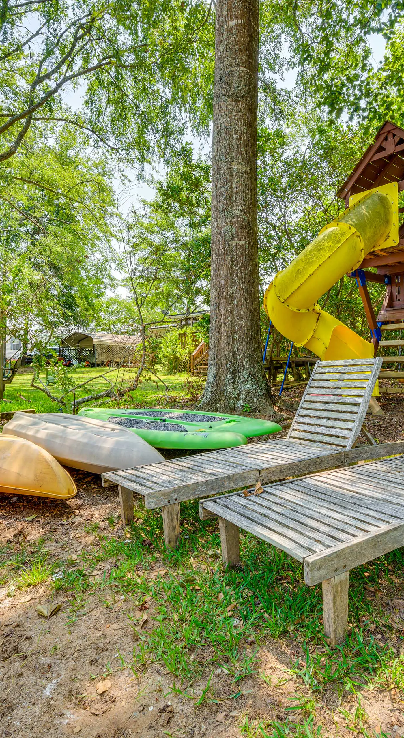 Lake Sinclair 'Crooked Creek Cottage' w/ Fire Pit!
