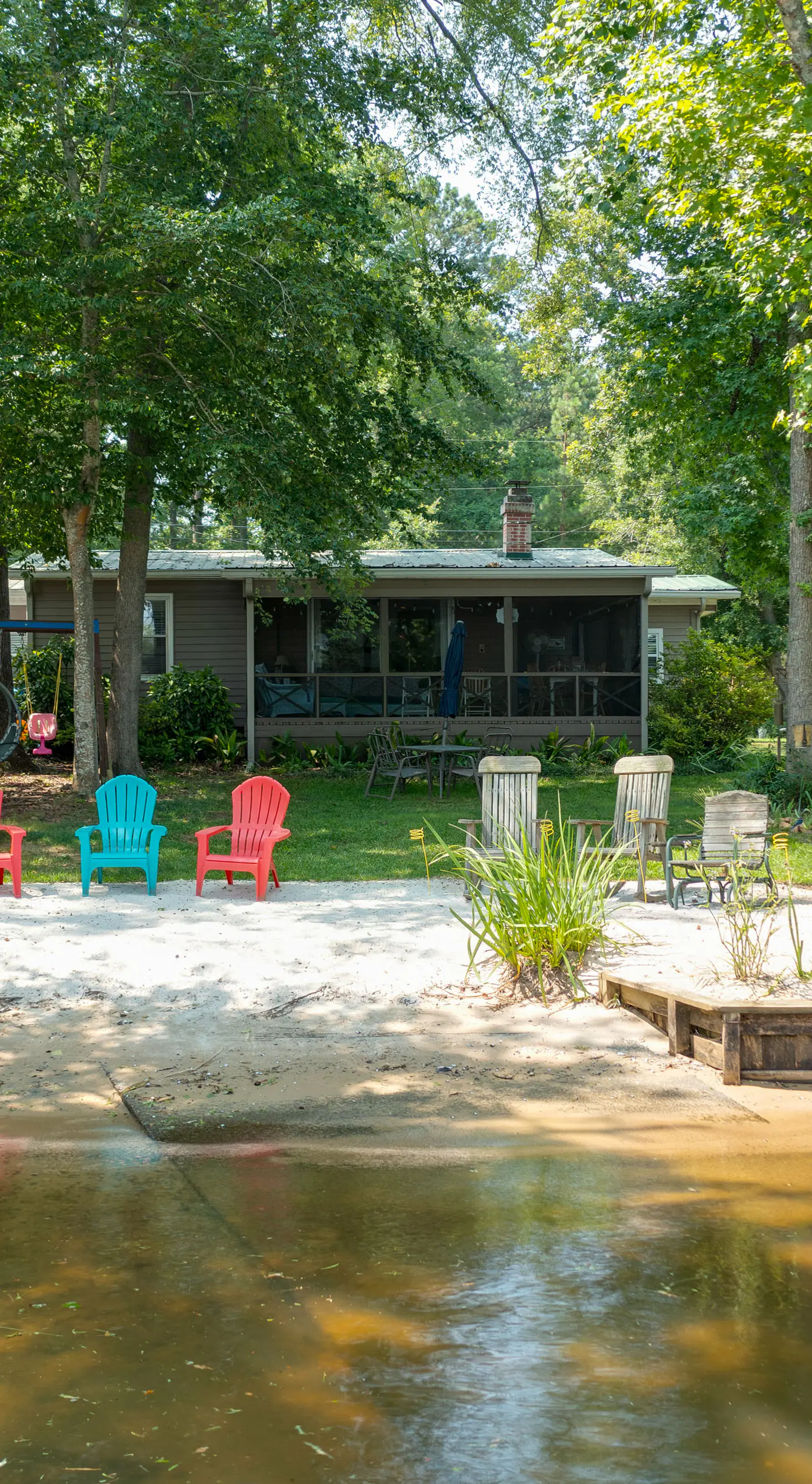 Lake Sinclair 'Crooked Creek Cottage' w/ Fire Pit!