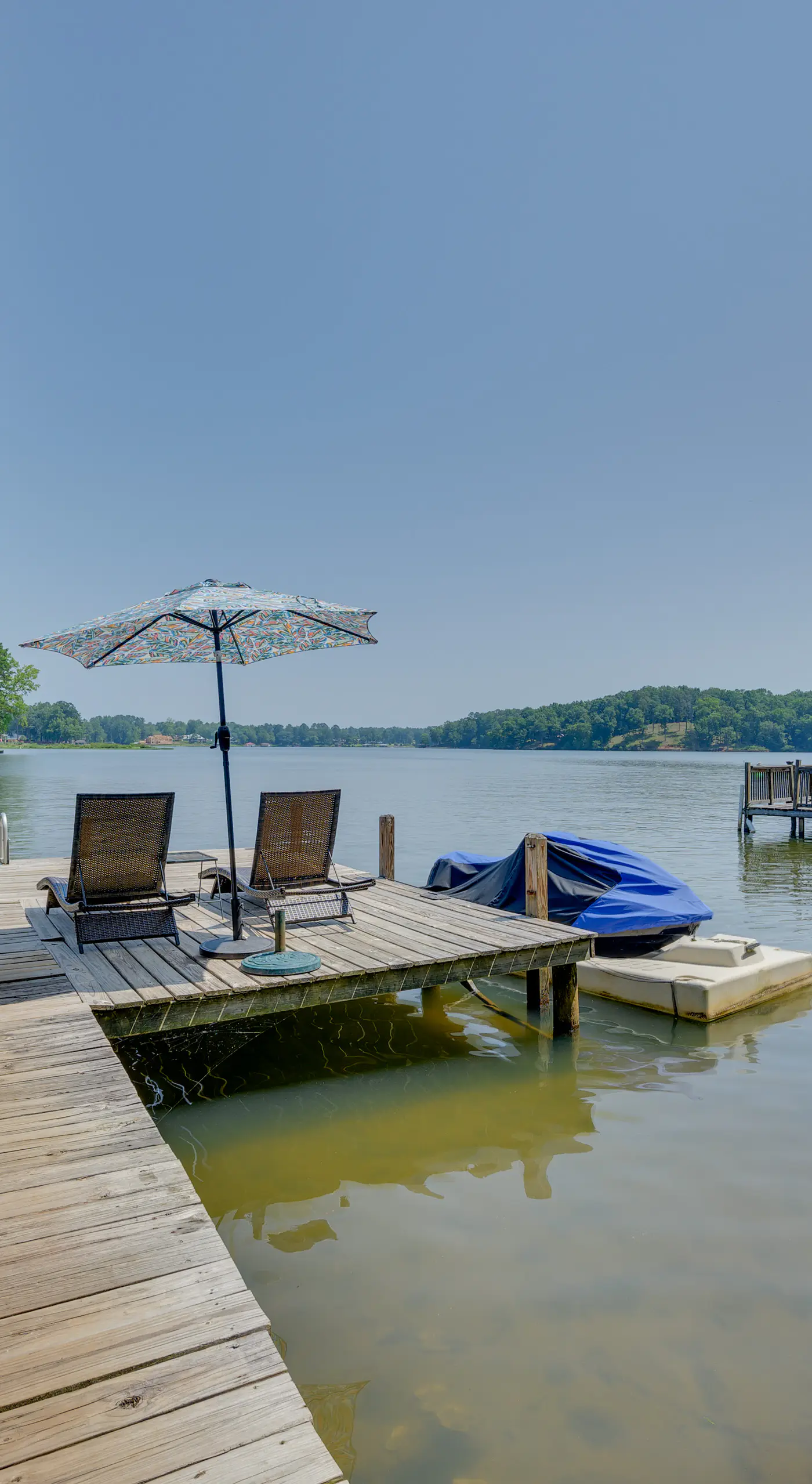 Lake Sinclair 'Crooked Creek Cottage' w/ Fire Pit!