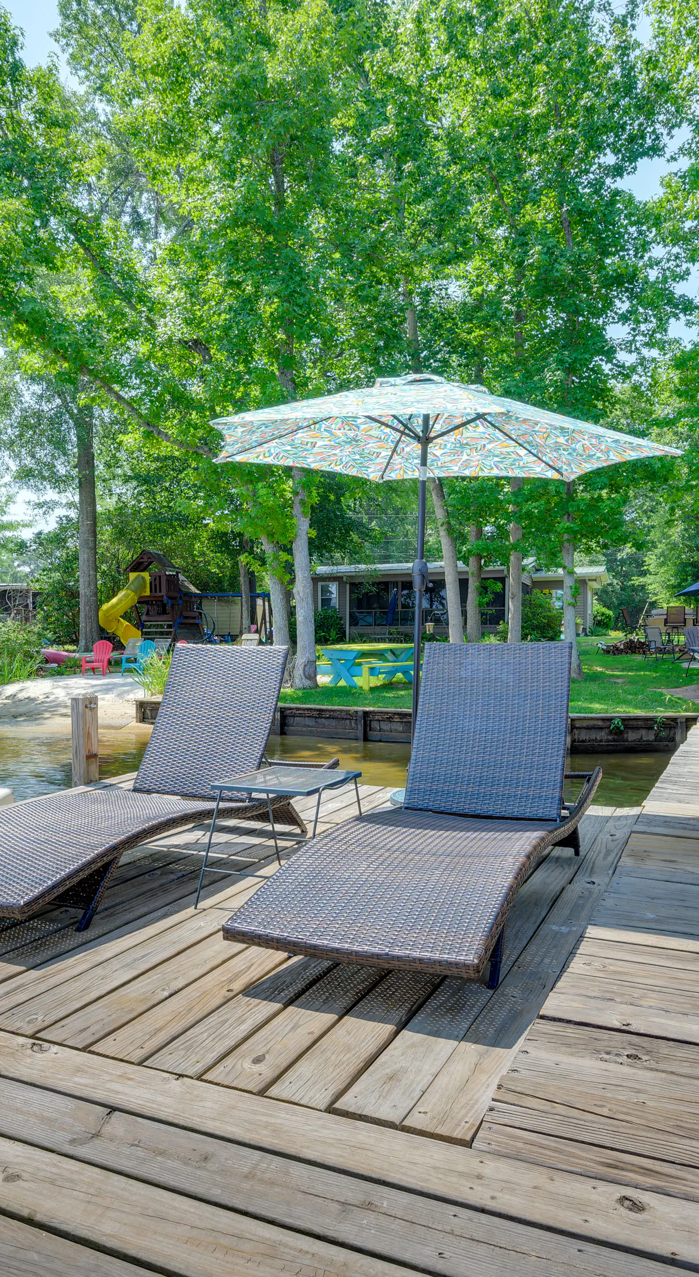 Lake Sinclair 'Crooked Creek Cottage' w/ Fire Pit!