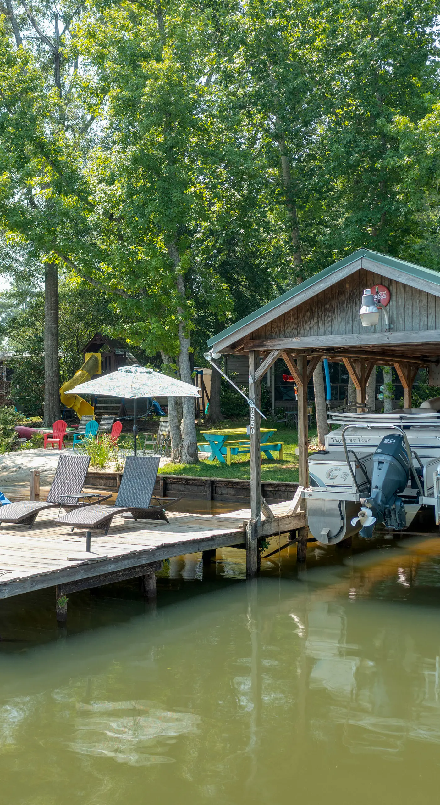 Lake Sinclair 'Crooked Creek Cottage' w/ Fire Pit!