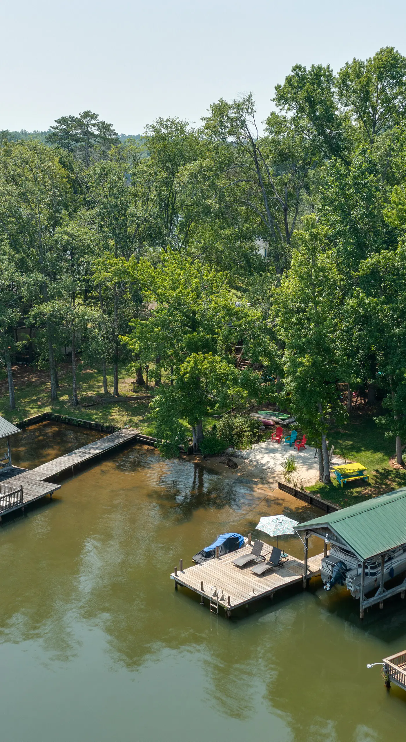 Lake Sinclair 'Crooked Creek Cottage' w/ Fire Pit!