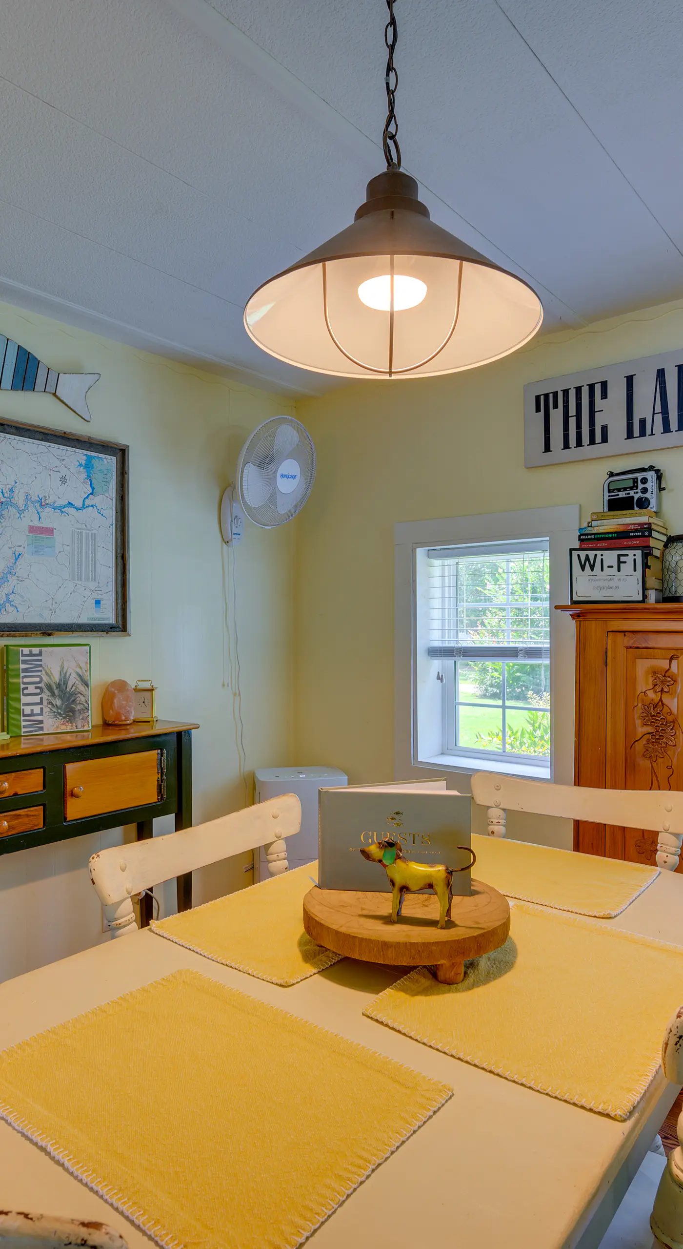 Lake Sinclair 'Crooked Creek Cottage' w/ Fire Pit!