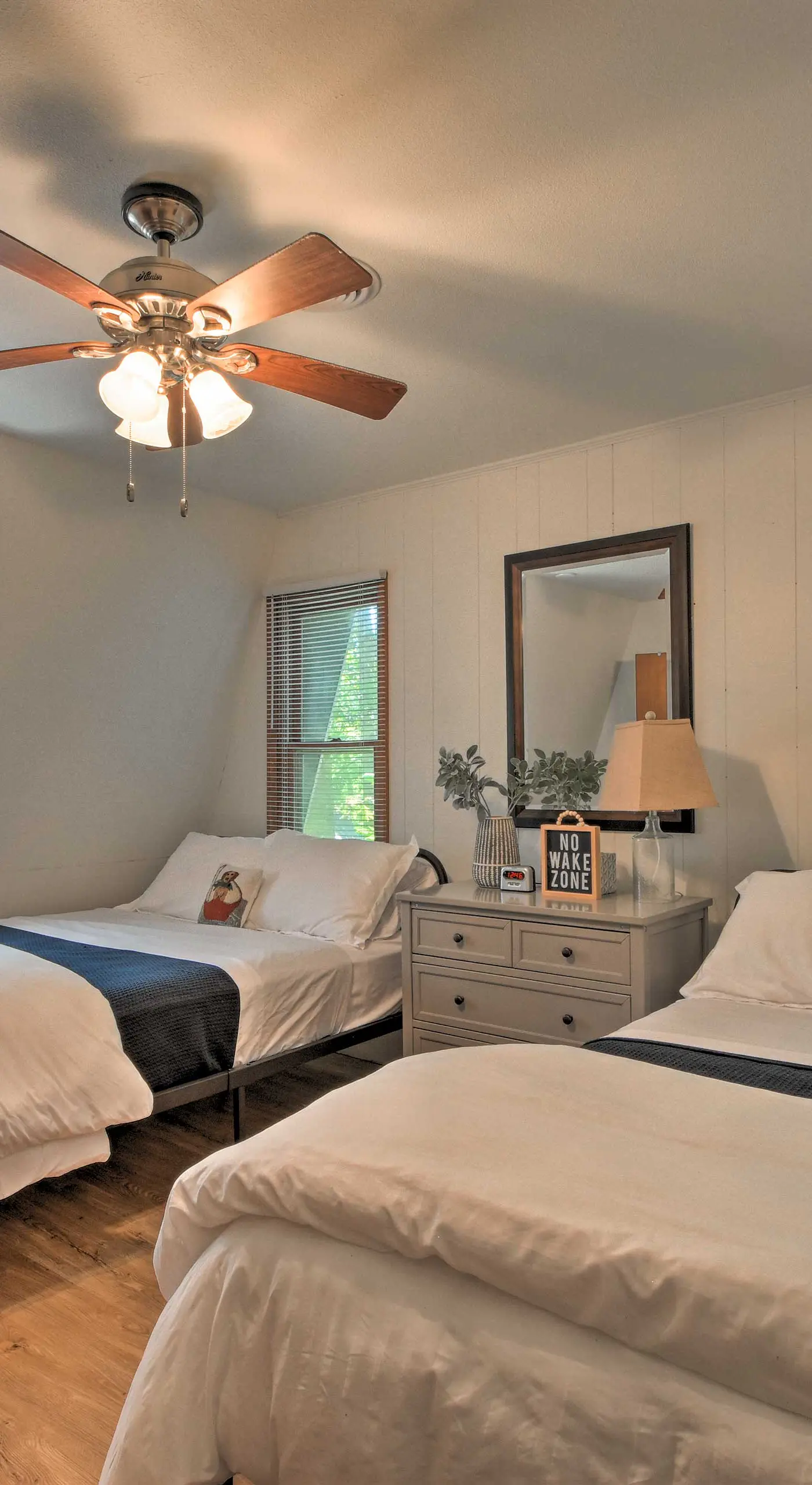 Lake Hartwell Home w/ Dock < 10 Miles to Clemson!