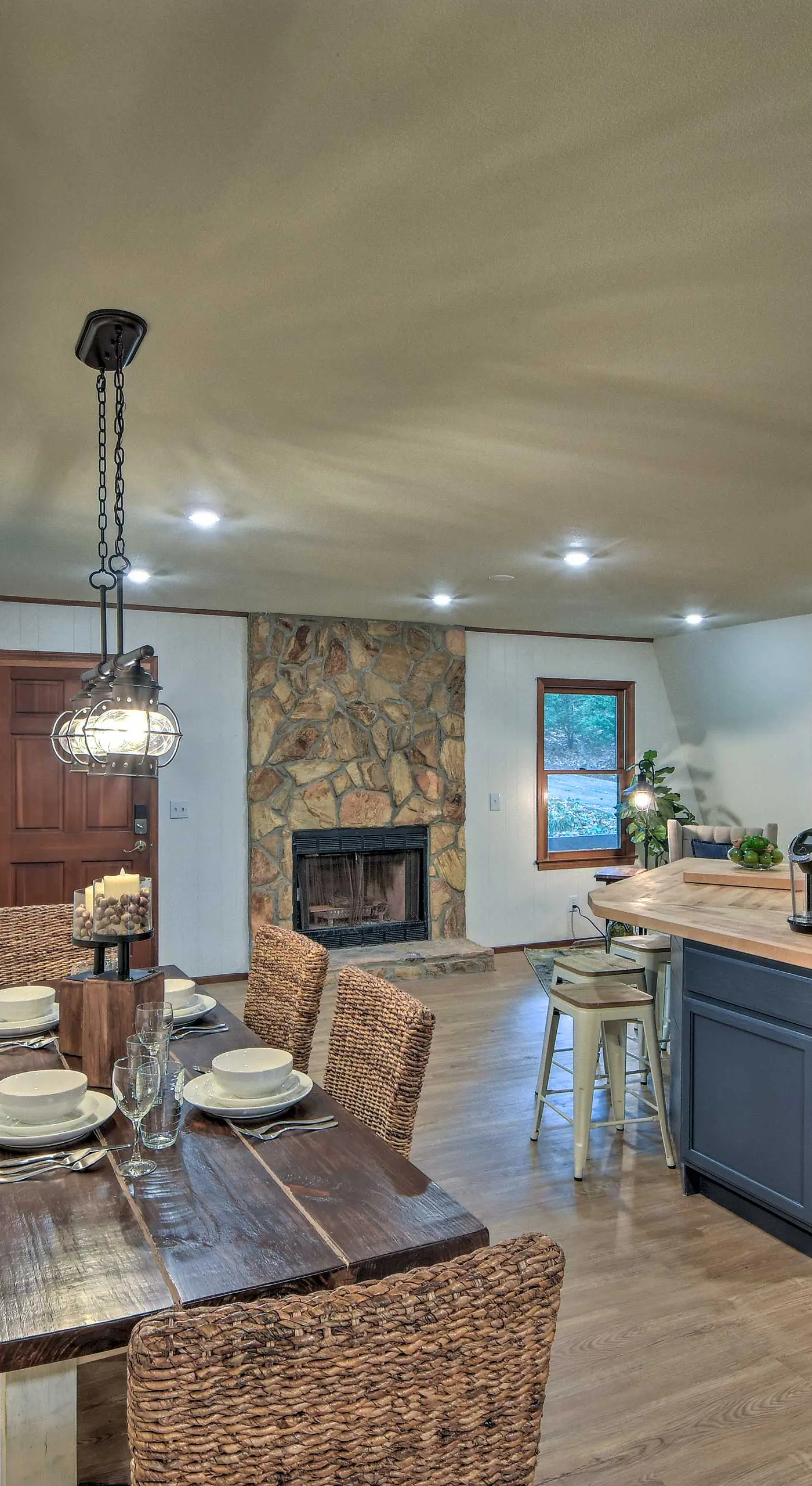 Lake Hartwell Home w/ Dock < 10 Miles to Clemson!