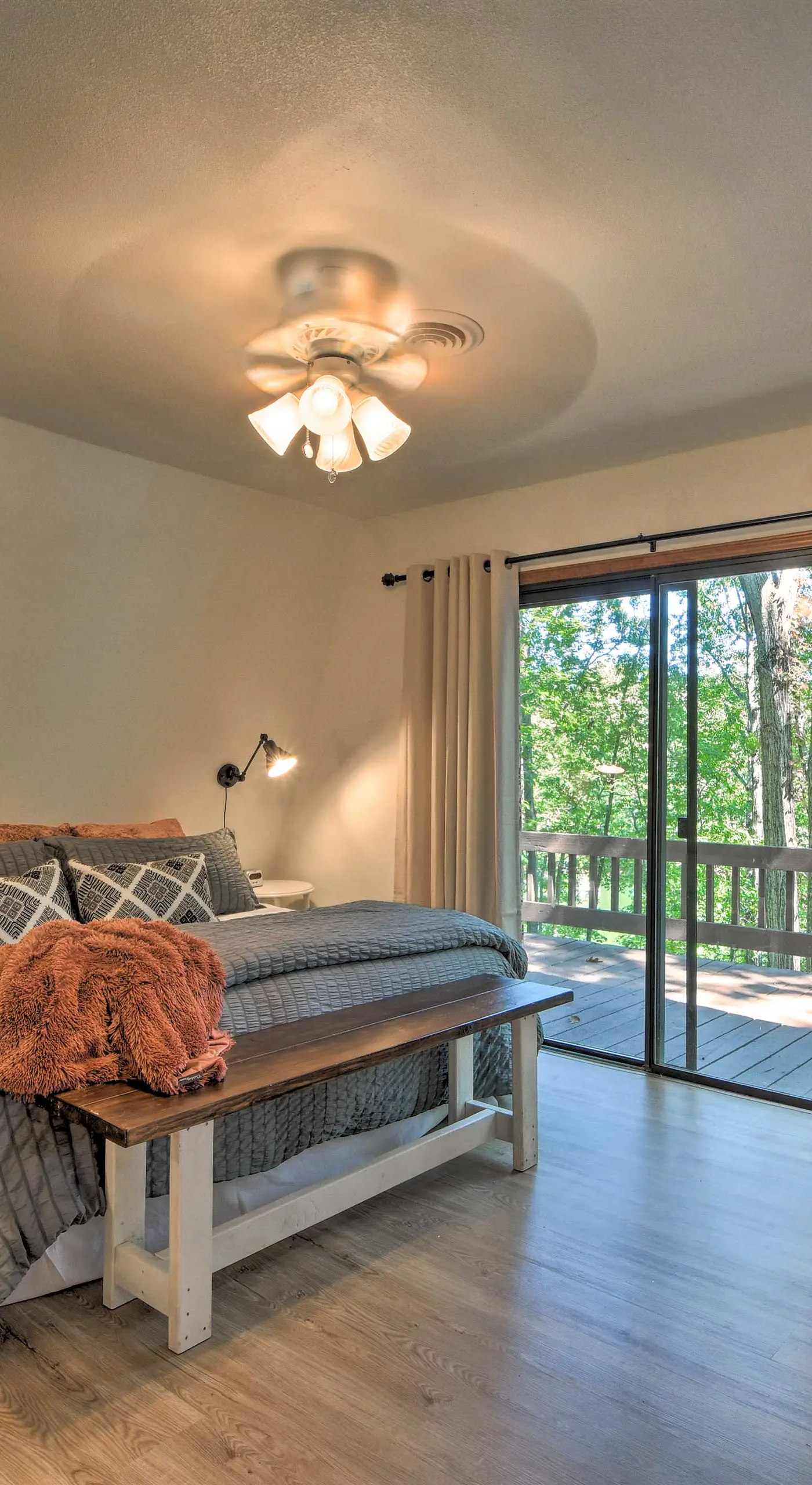 Lake Hartwell Home w/ Dock < 10 Miles to Clemson!