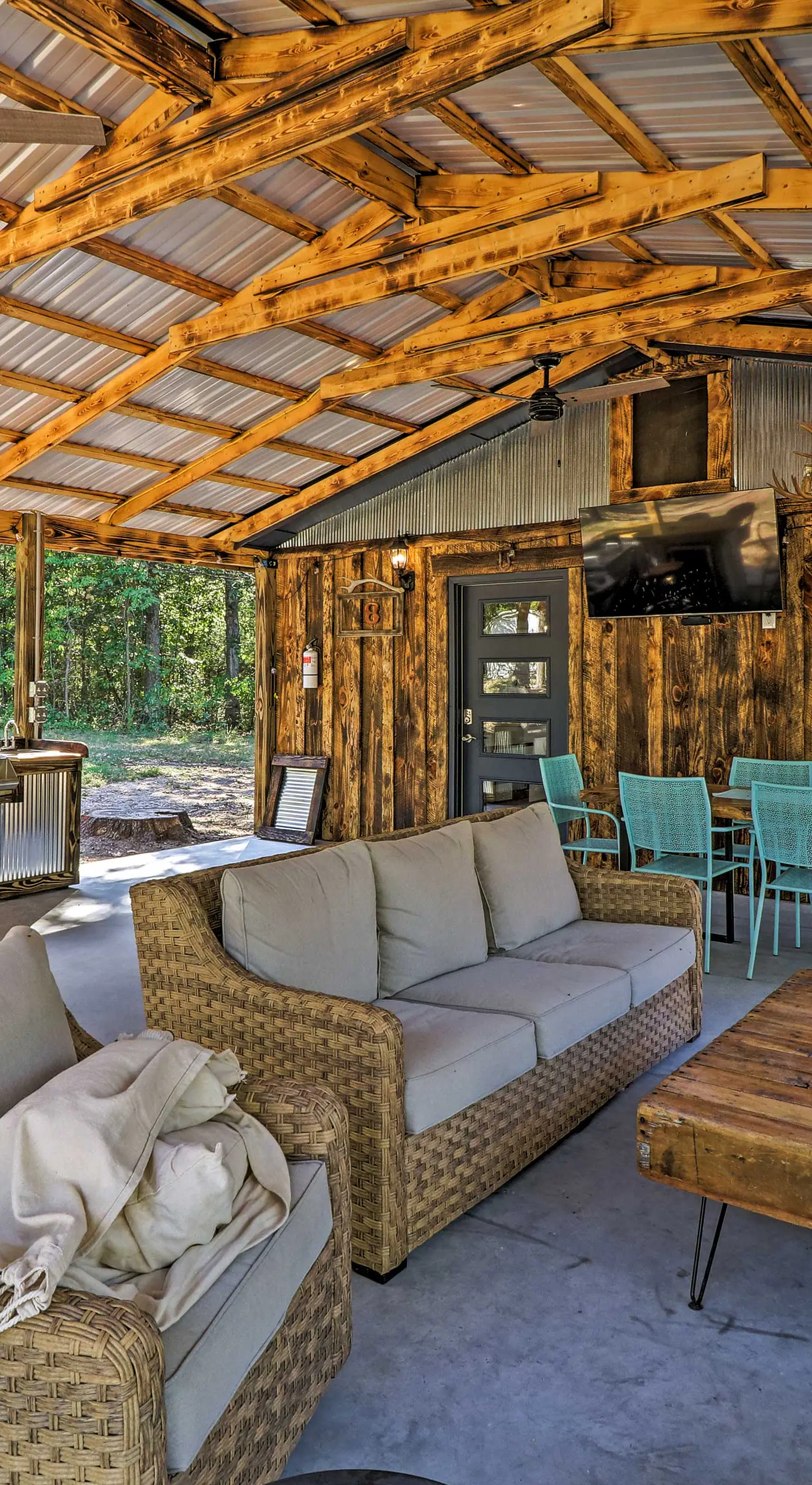 Cozy Cabin w/ Backyard Oasis: 11 Mi to Marina