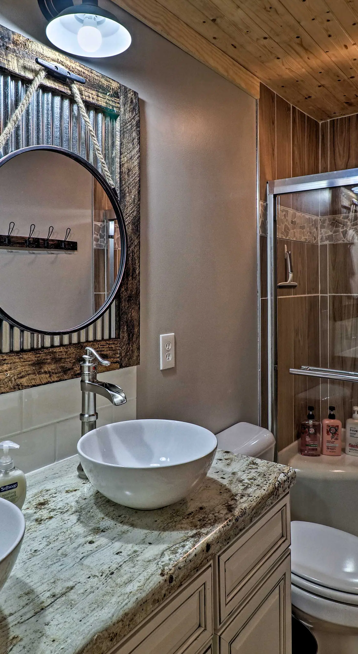 Cozy Cabin w/ Backyard Oasis: 11 Mi to Marina