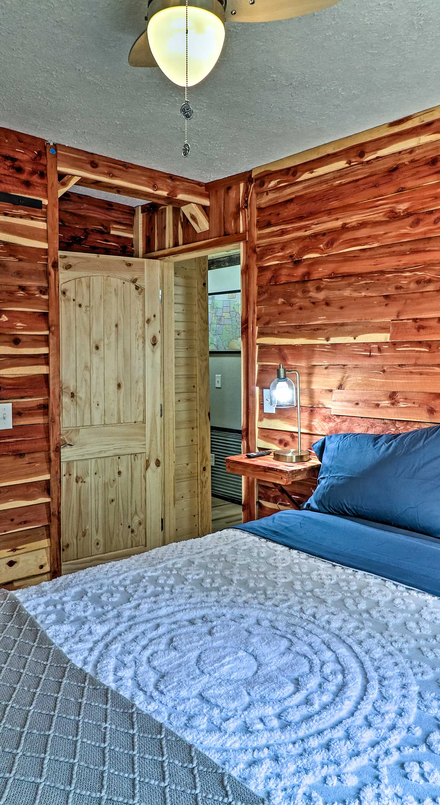 Cozy Cabin w/ Backyard Oasis: 11 Mi to Marina