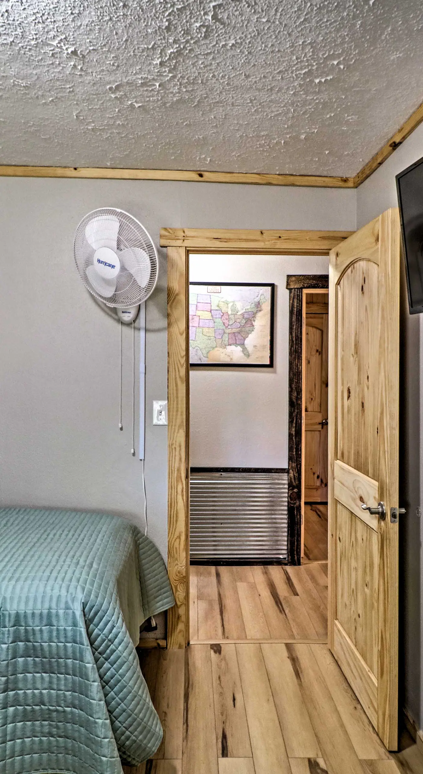 Cozy Cabin w/ Backyard Oasis: 11 Mi to Marina