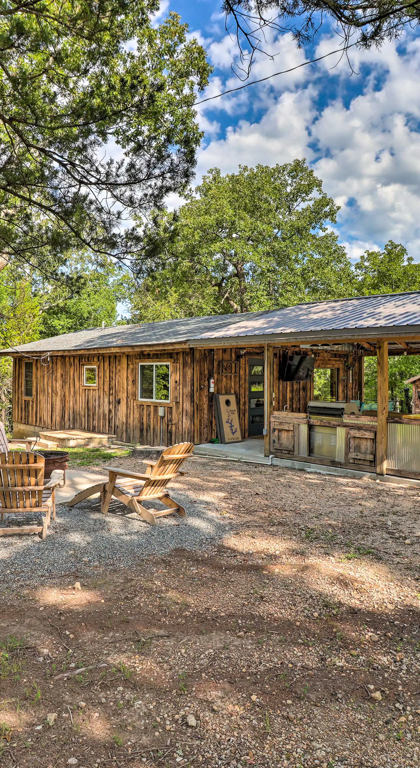 Cozy Cabin w/ Backyard Oasis: 11 Mi to Marina